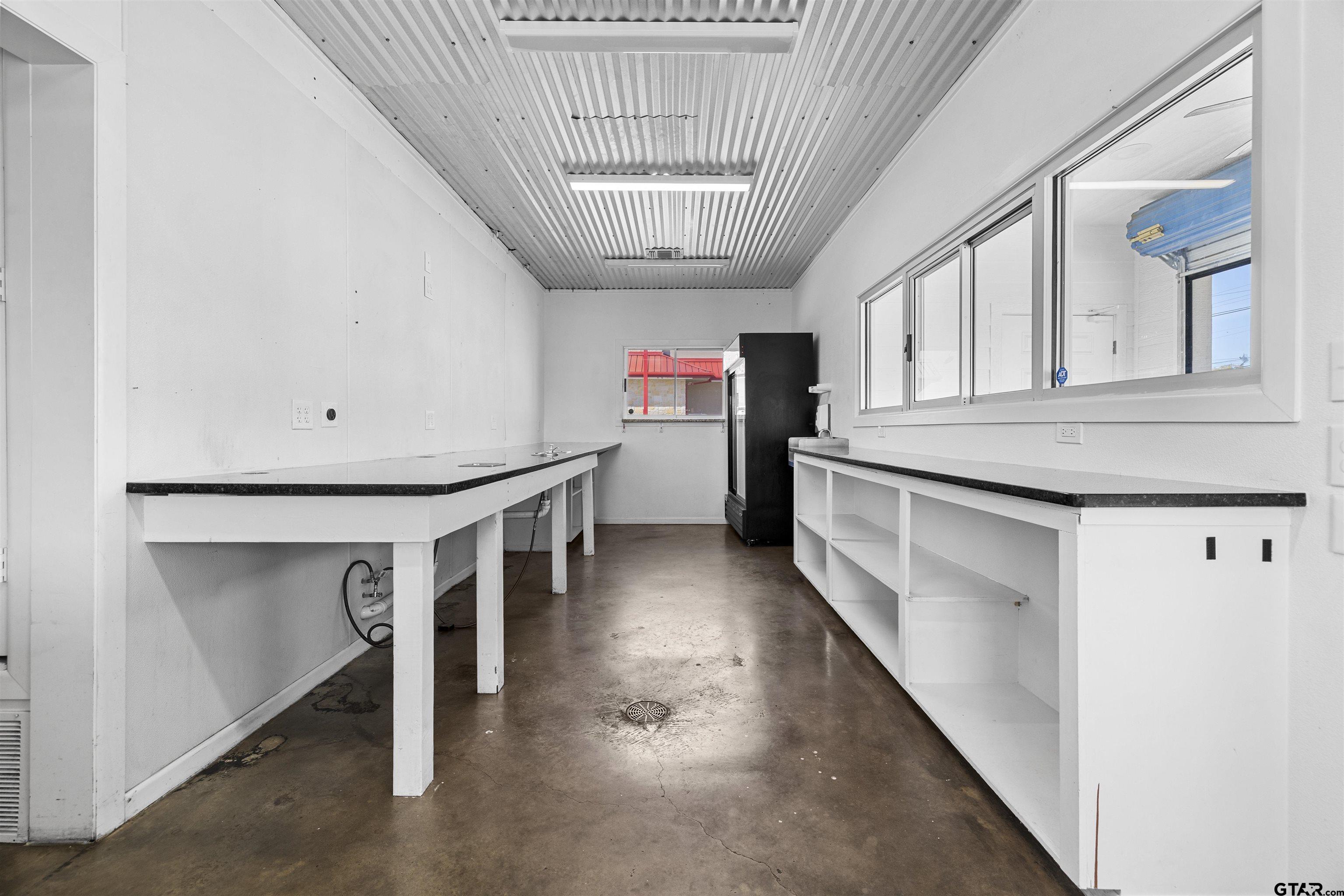 207 N Henderson Blvd