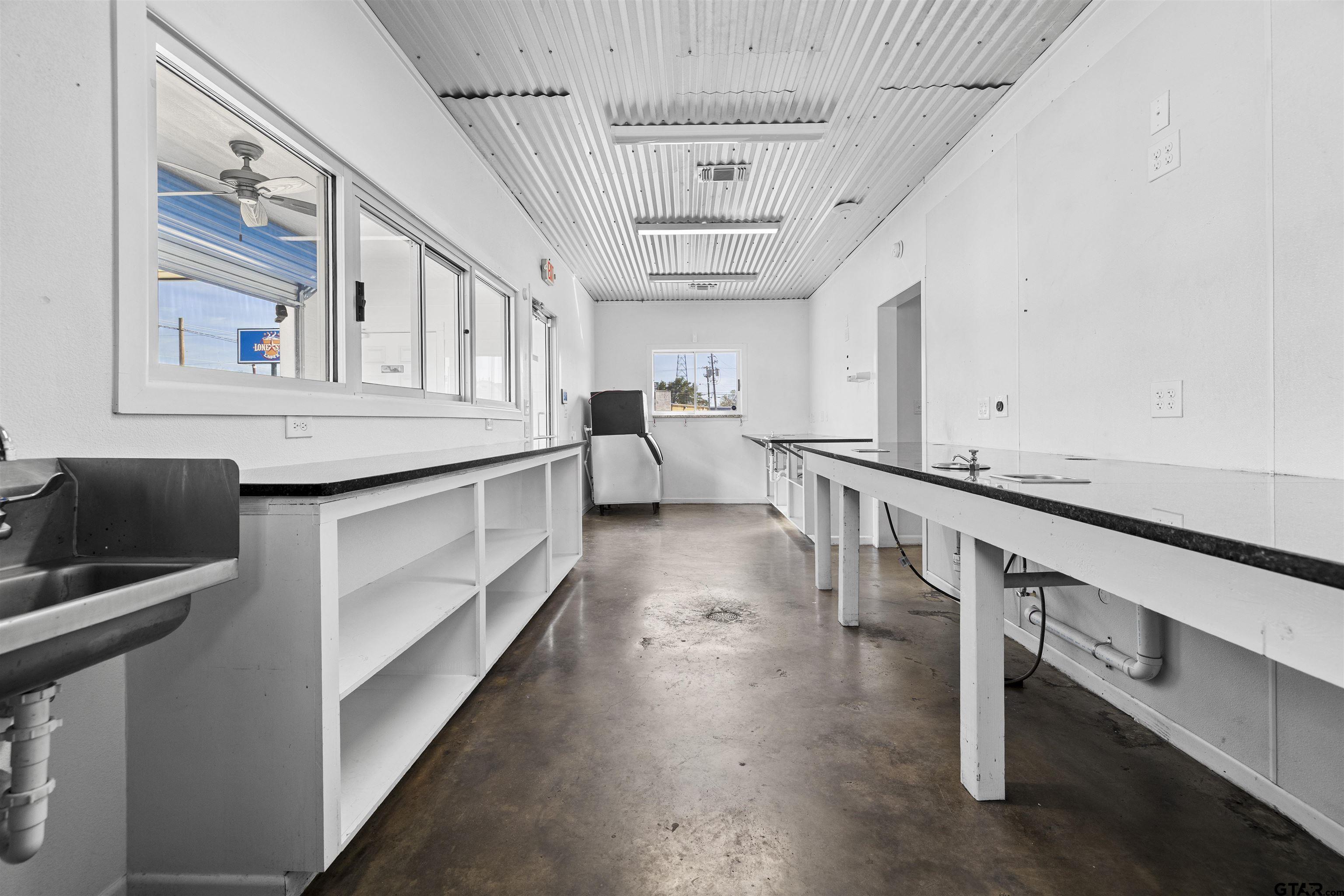 207 N Henderson Blvd