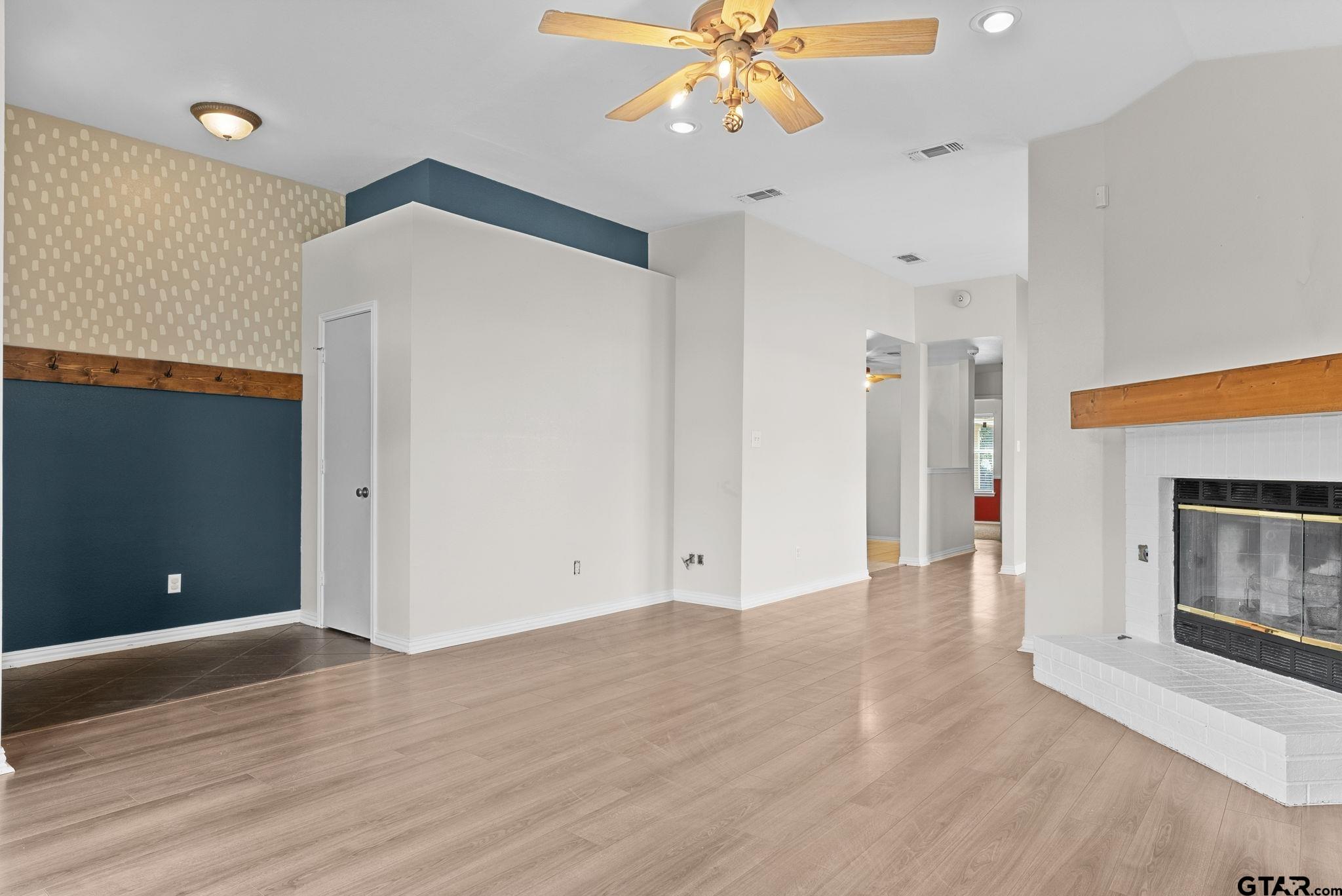 105 Oak St