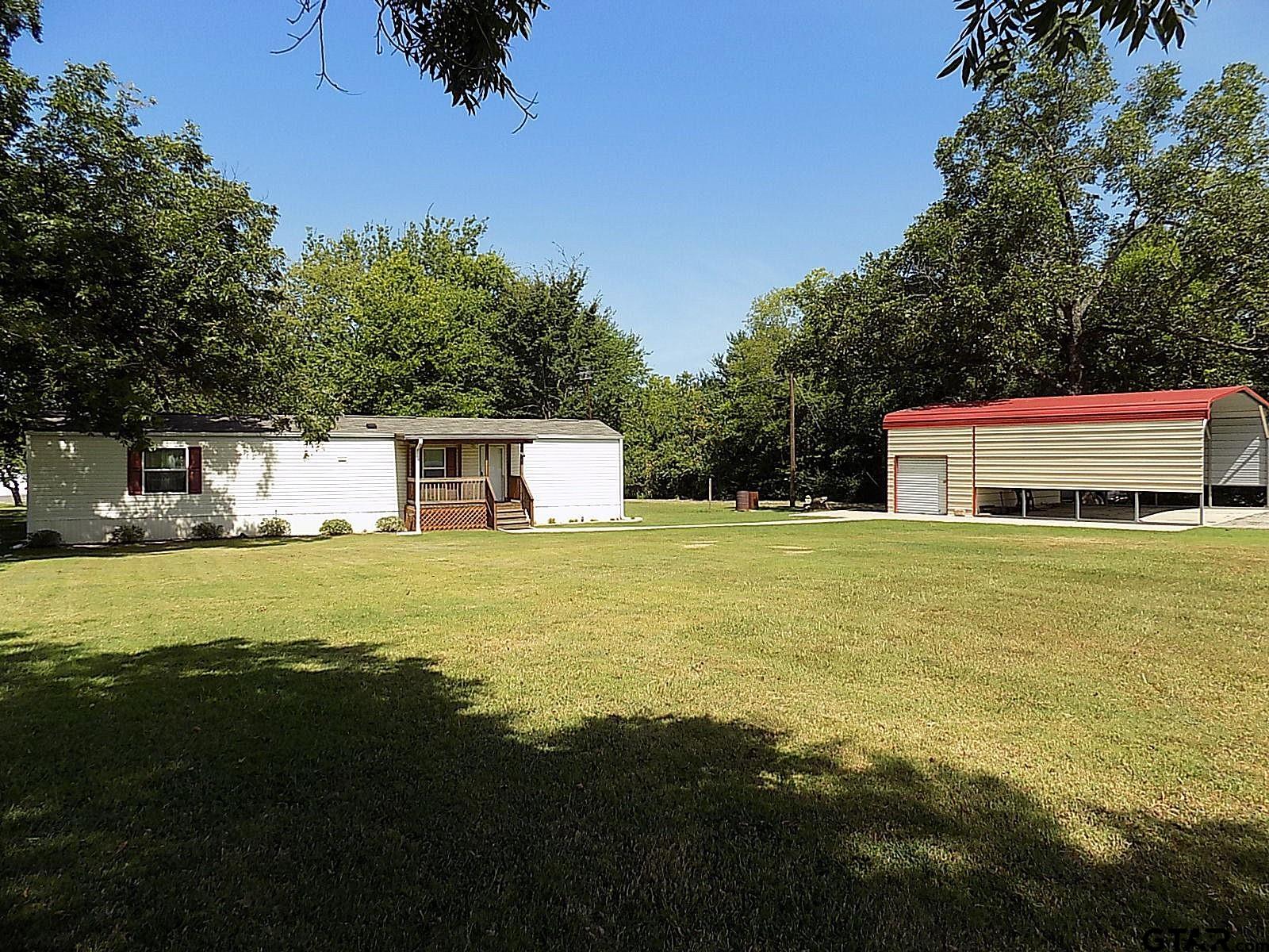 390 Grand Saline
