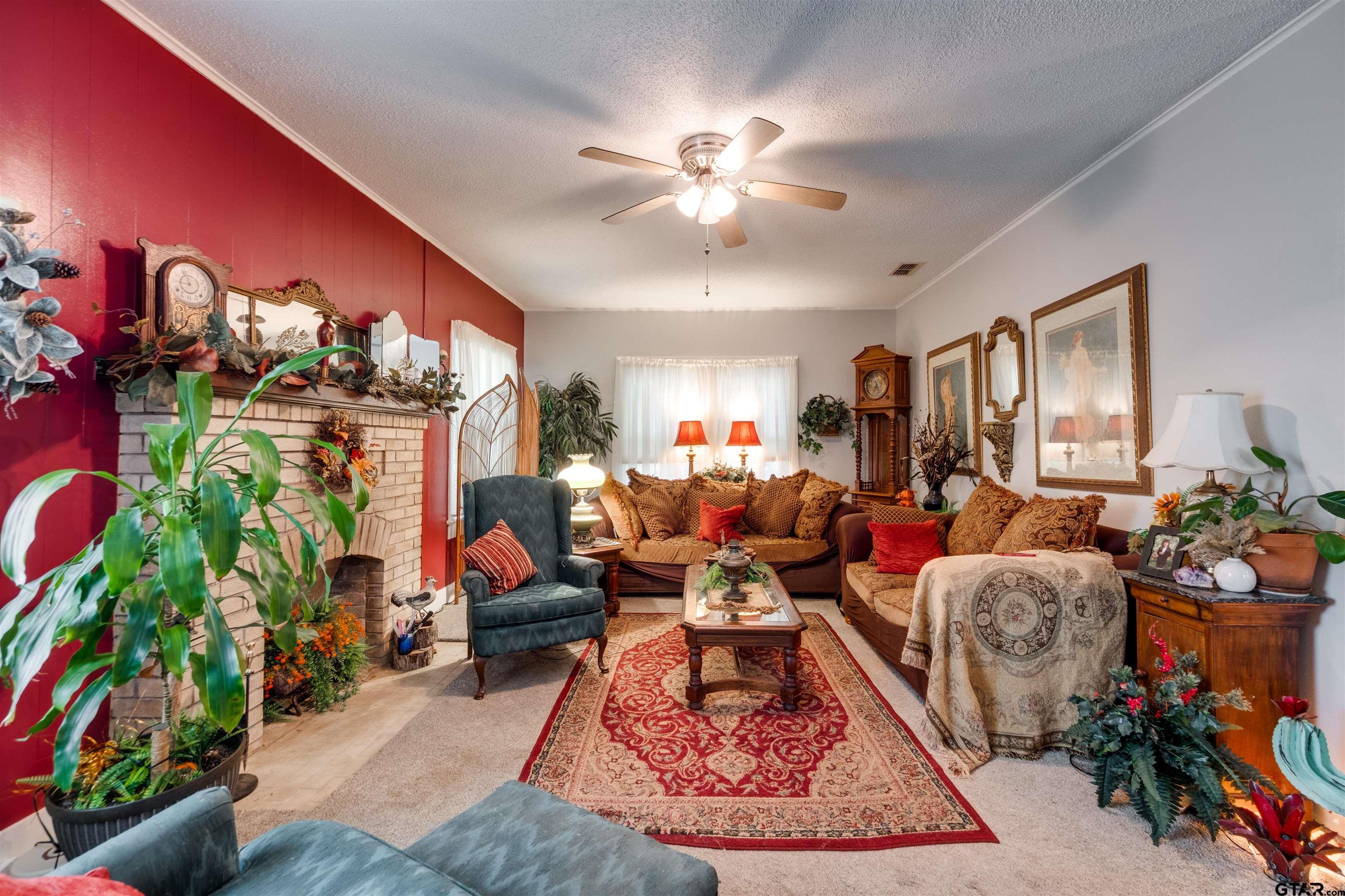 112 E Camden