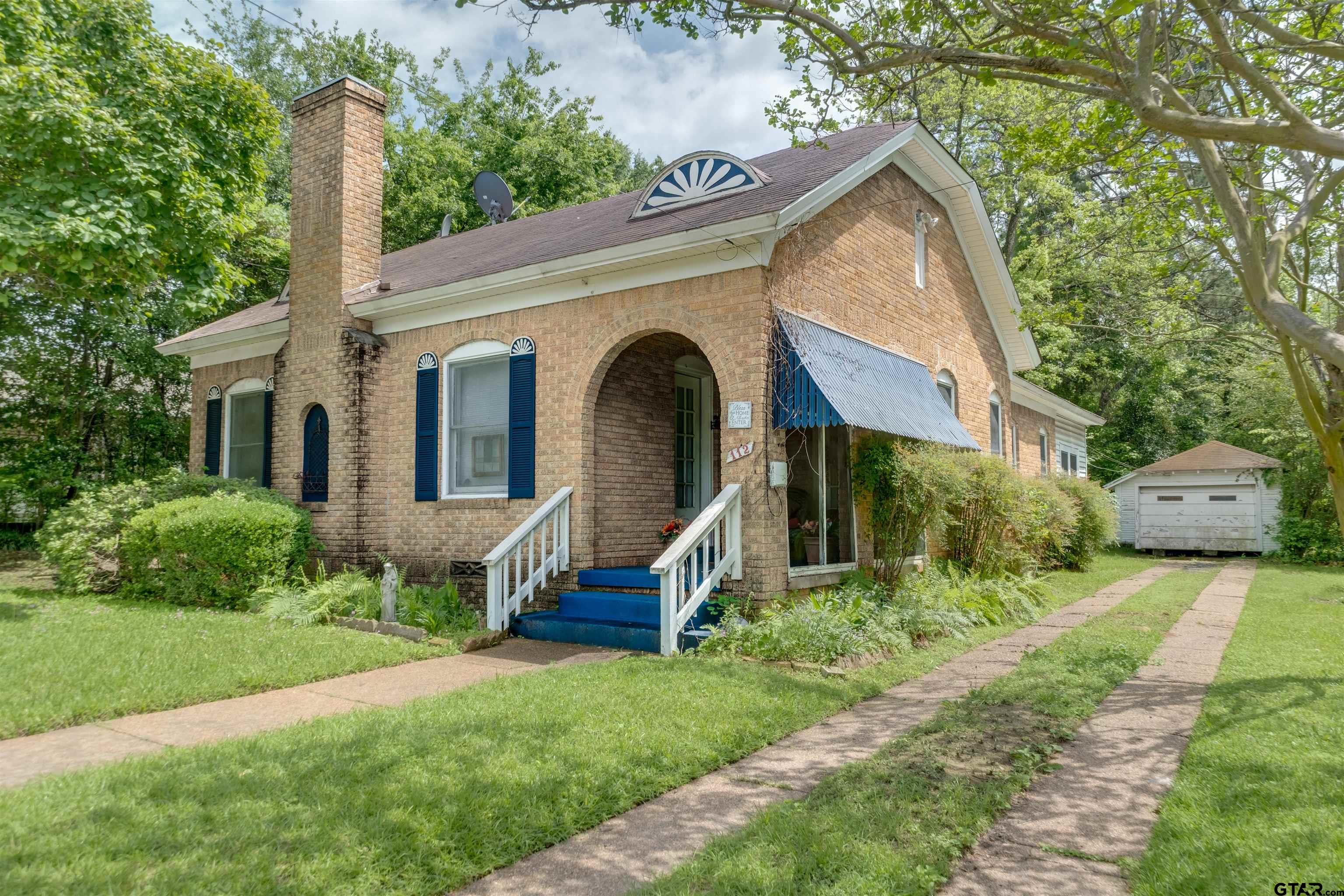 112 E Camden