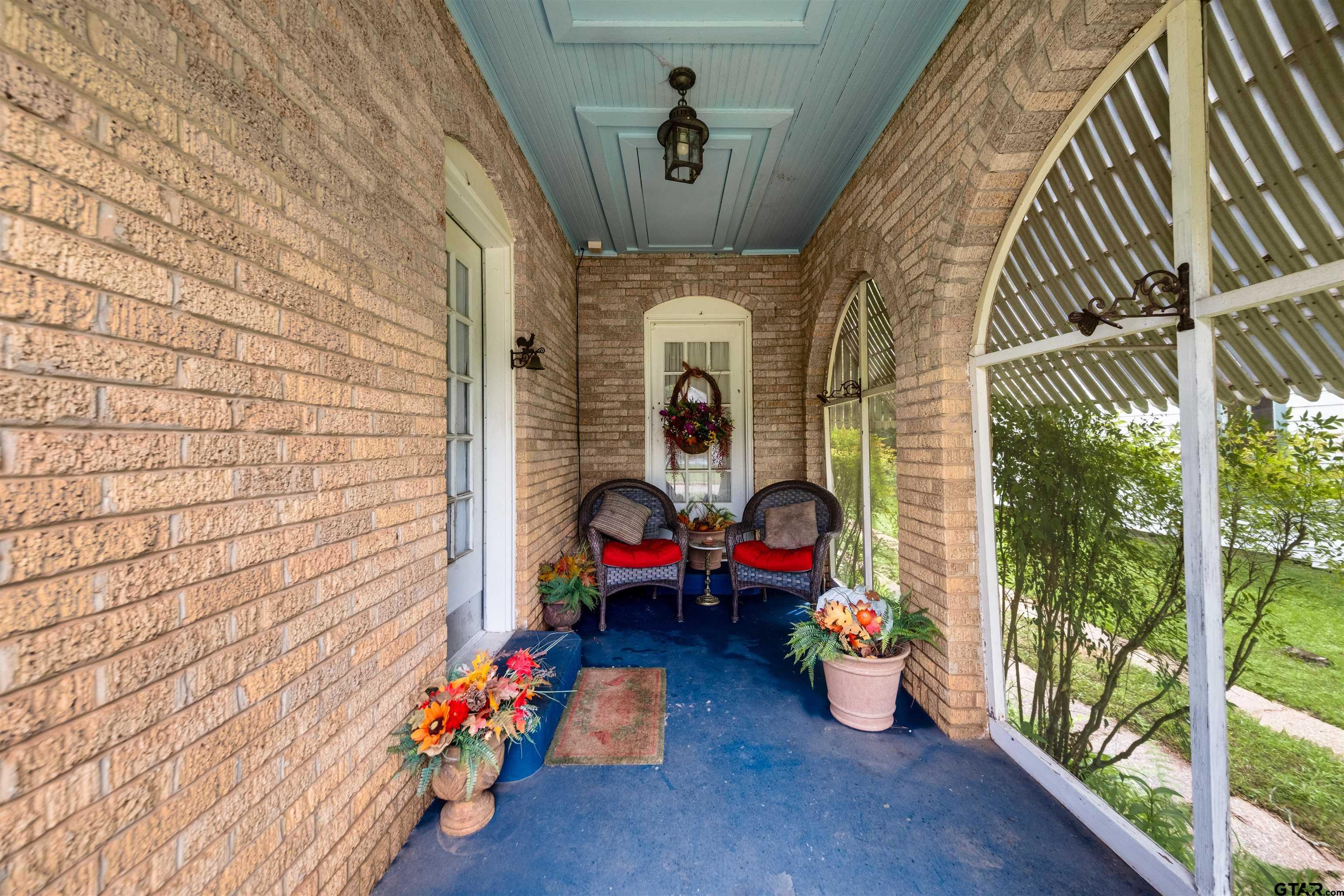 112 E Camden