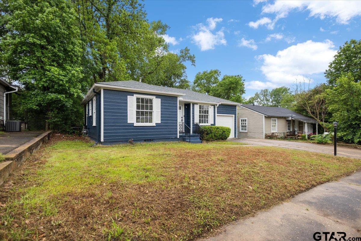 1311 E Dawson