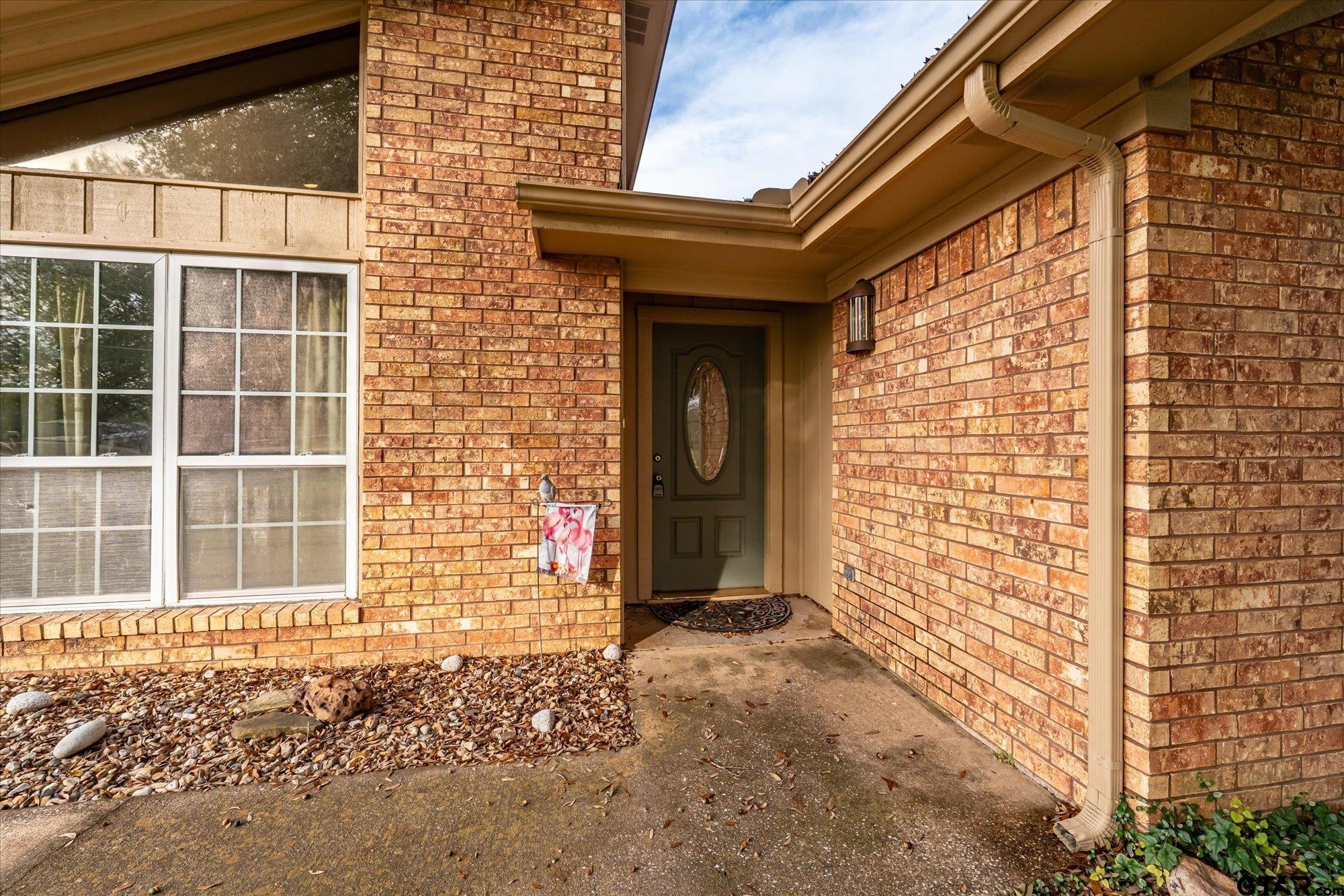 287 Hollybrook Dr.