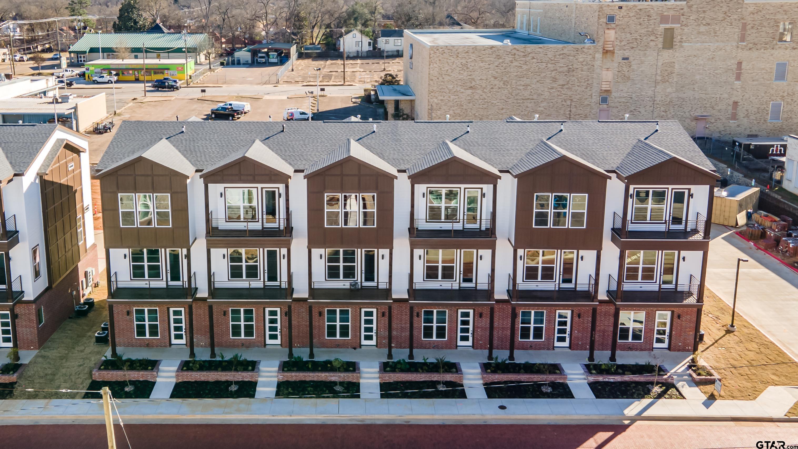 534 W Erwin St