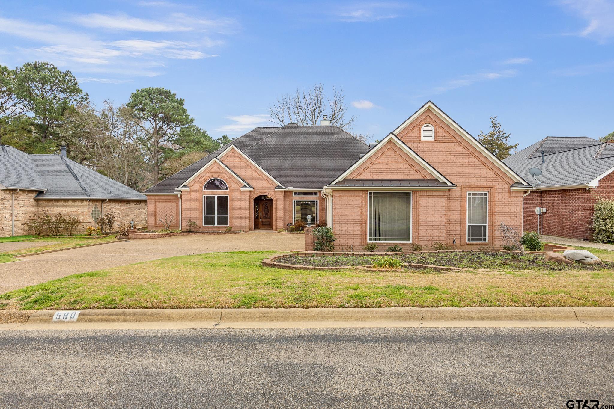 580 Bunker Dr