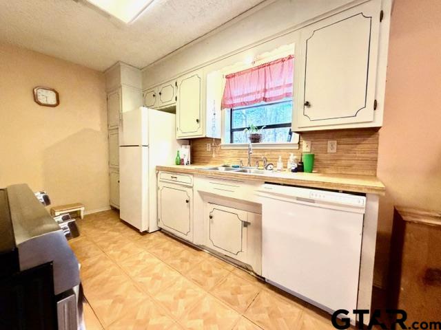 23319 Peninsula Point