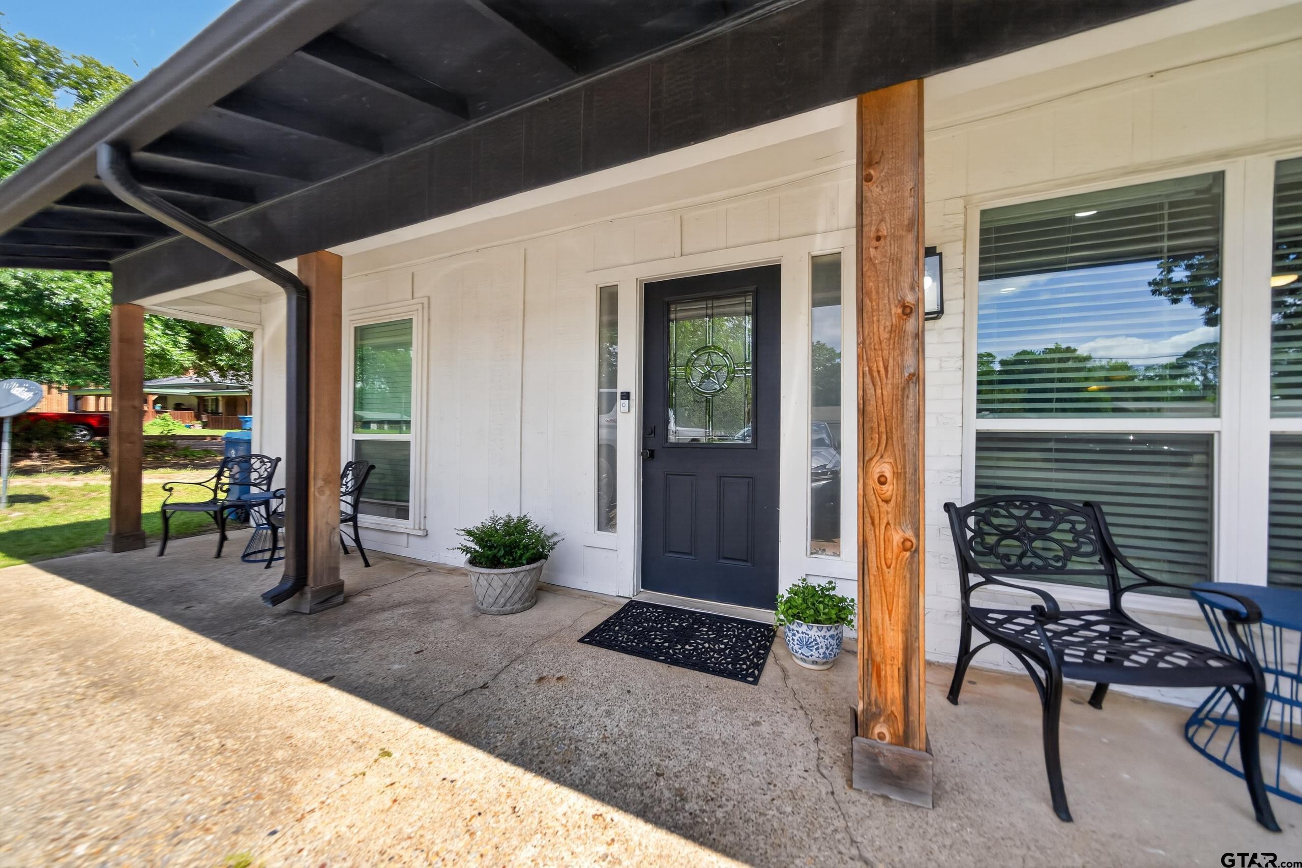 614 Colonial Dr