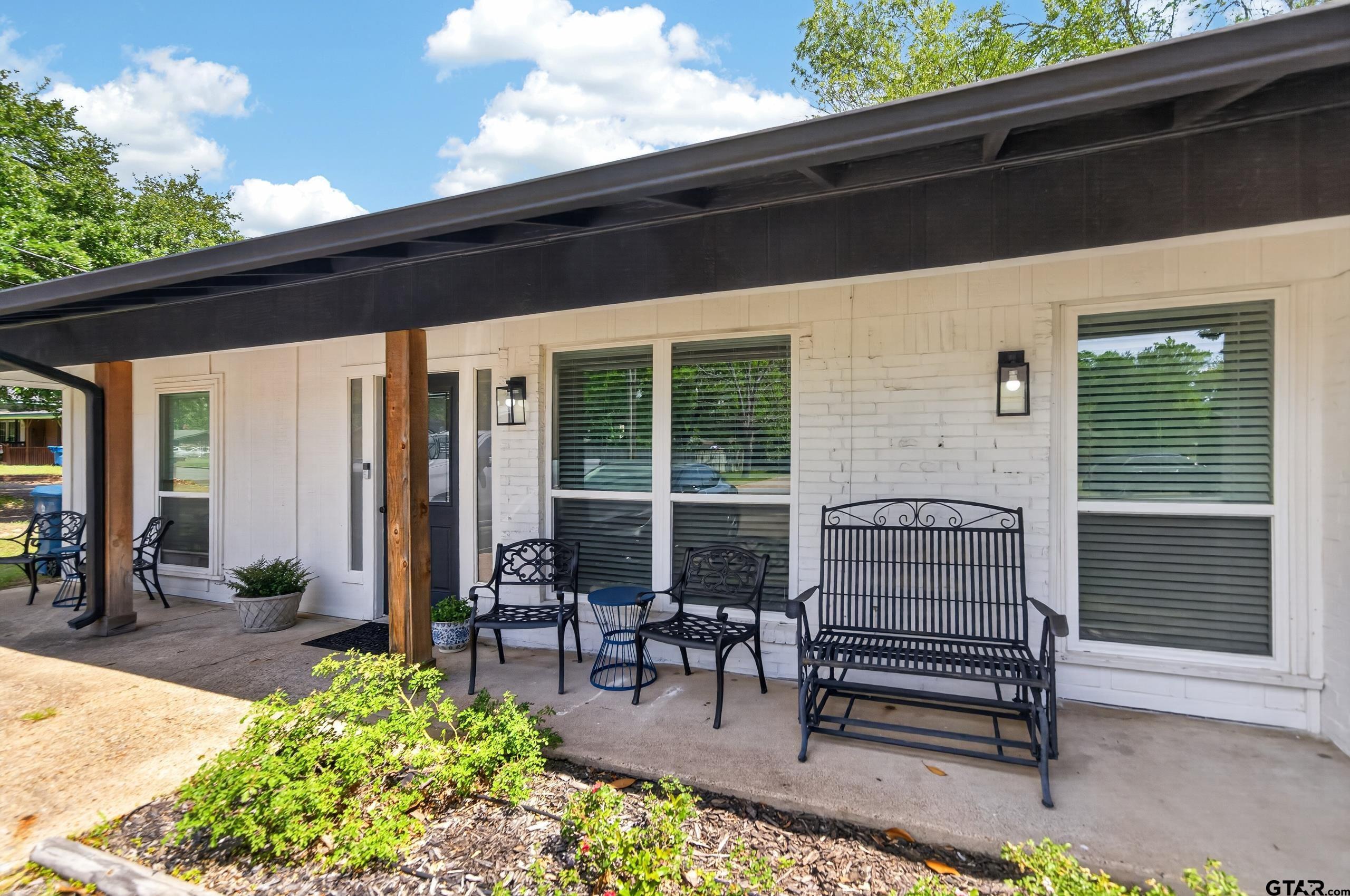 614 Colonial Dr