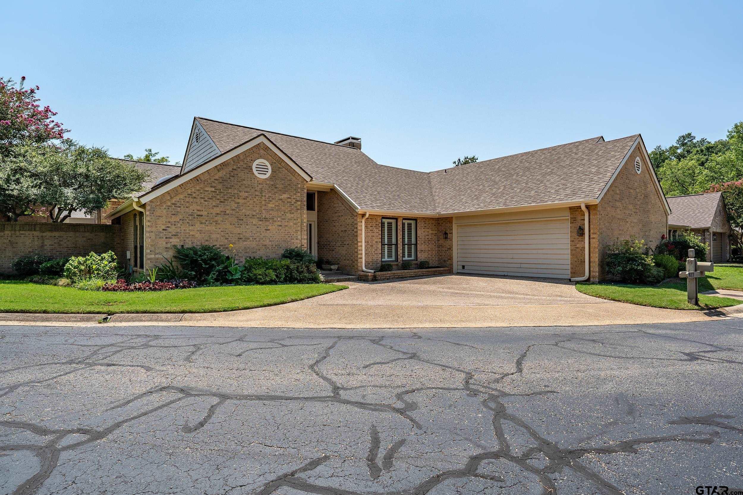 817 Woodhall