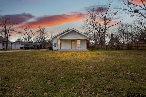 A home in Corsicana