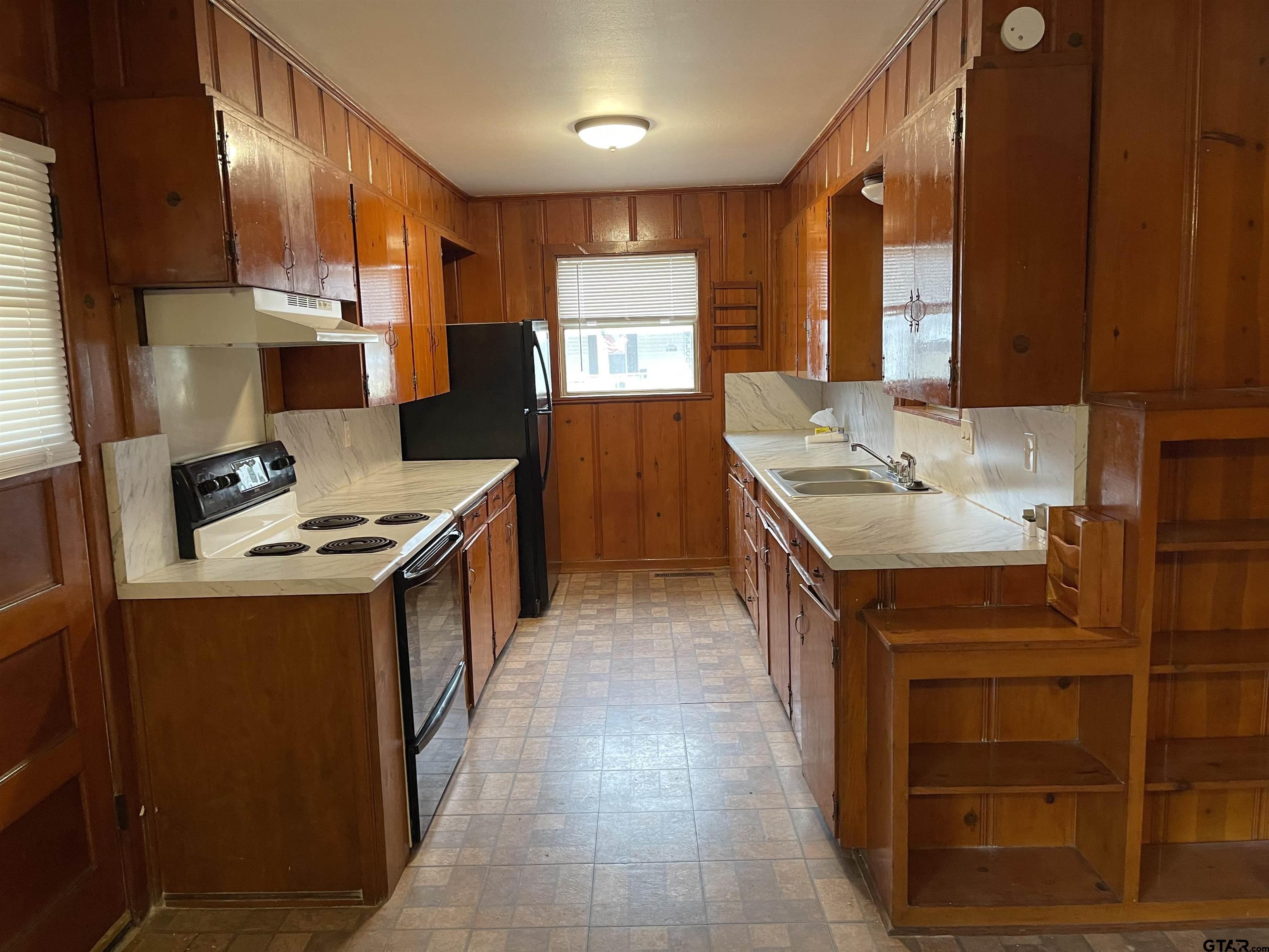 301 S Howison