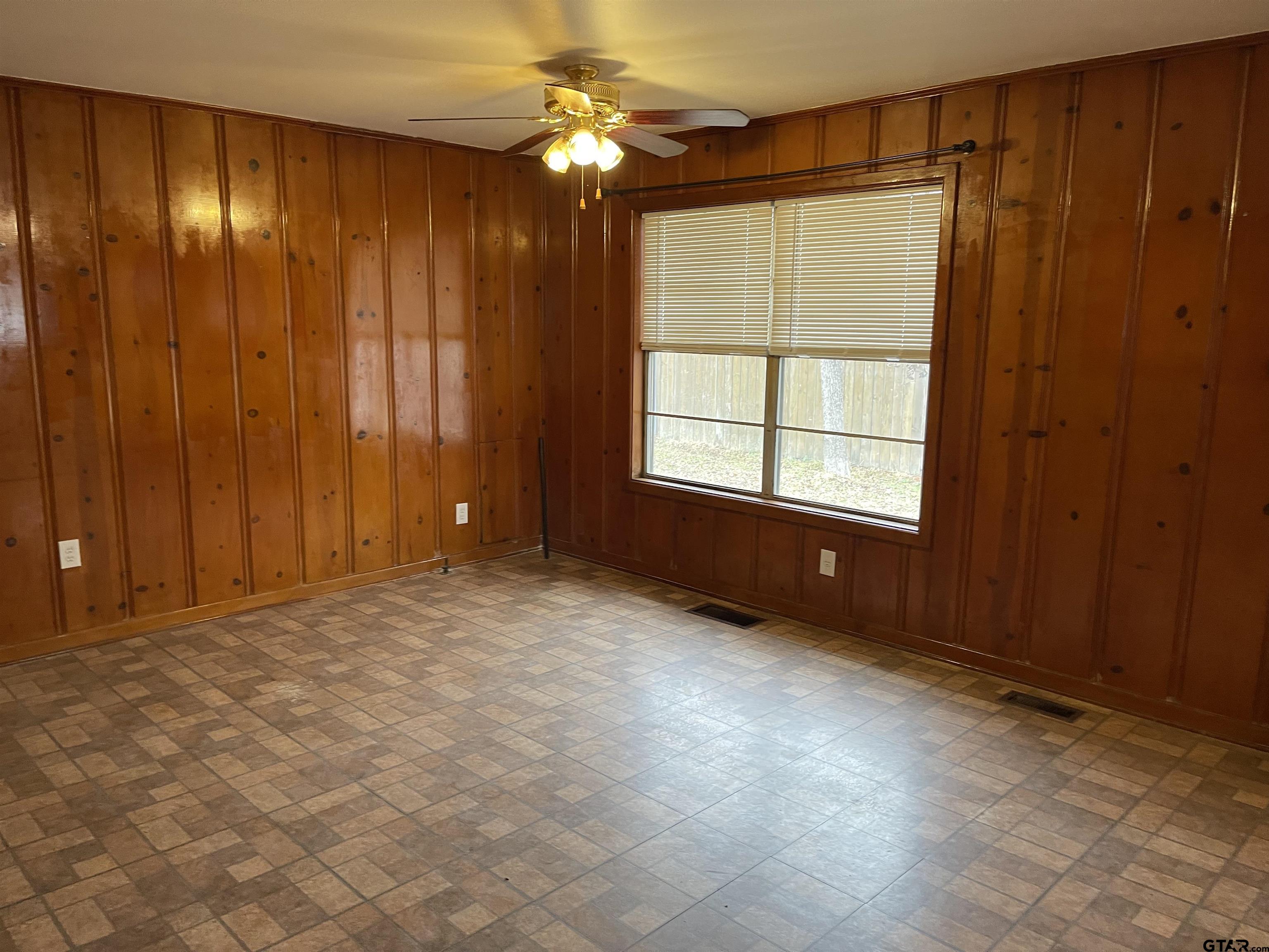 301 S Howison