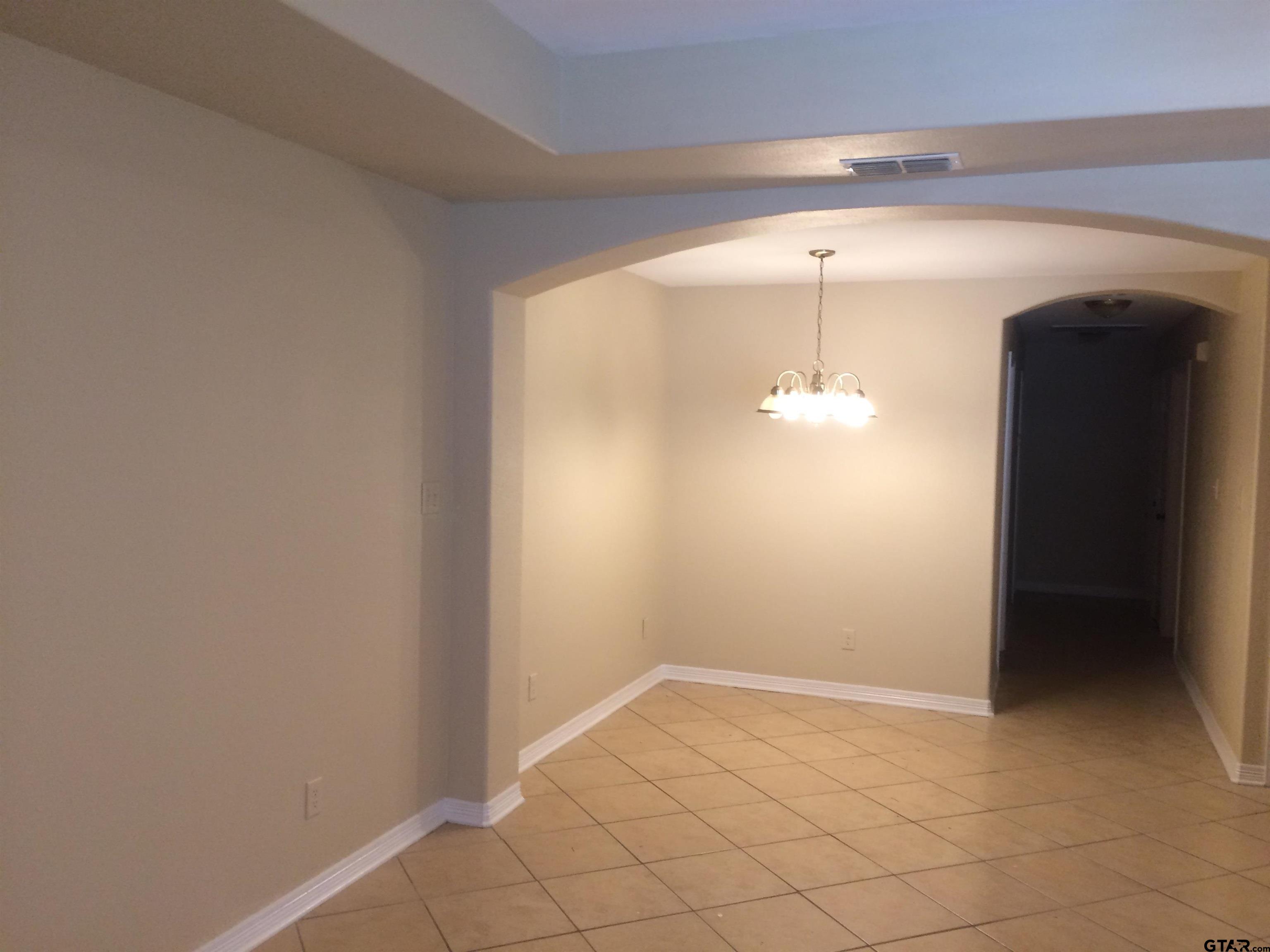 521/525 S Clayton Ave