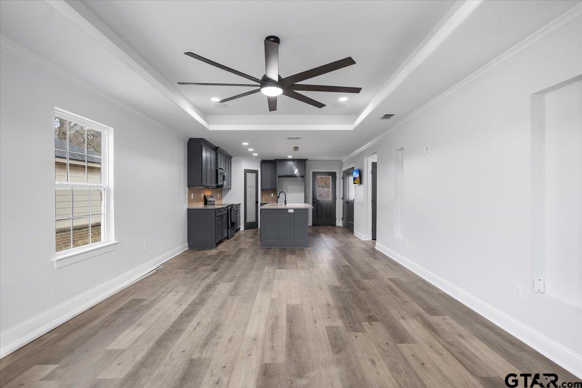 906 Duckenfield Avenue