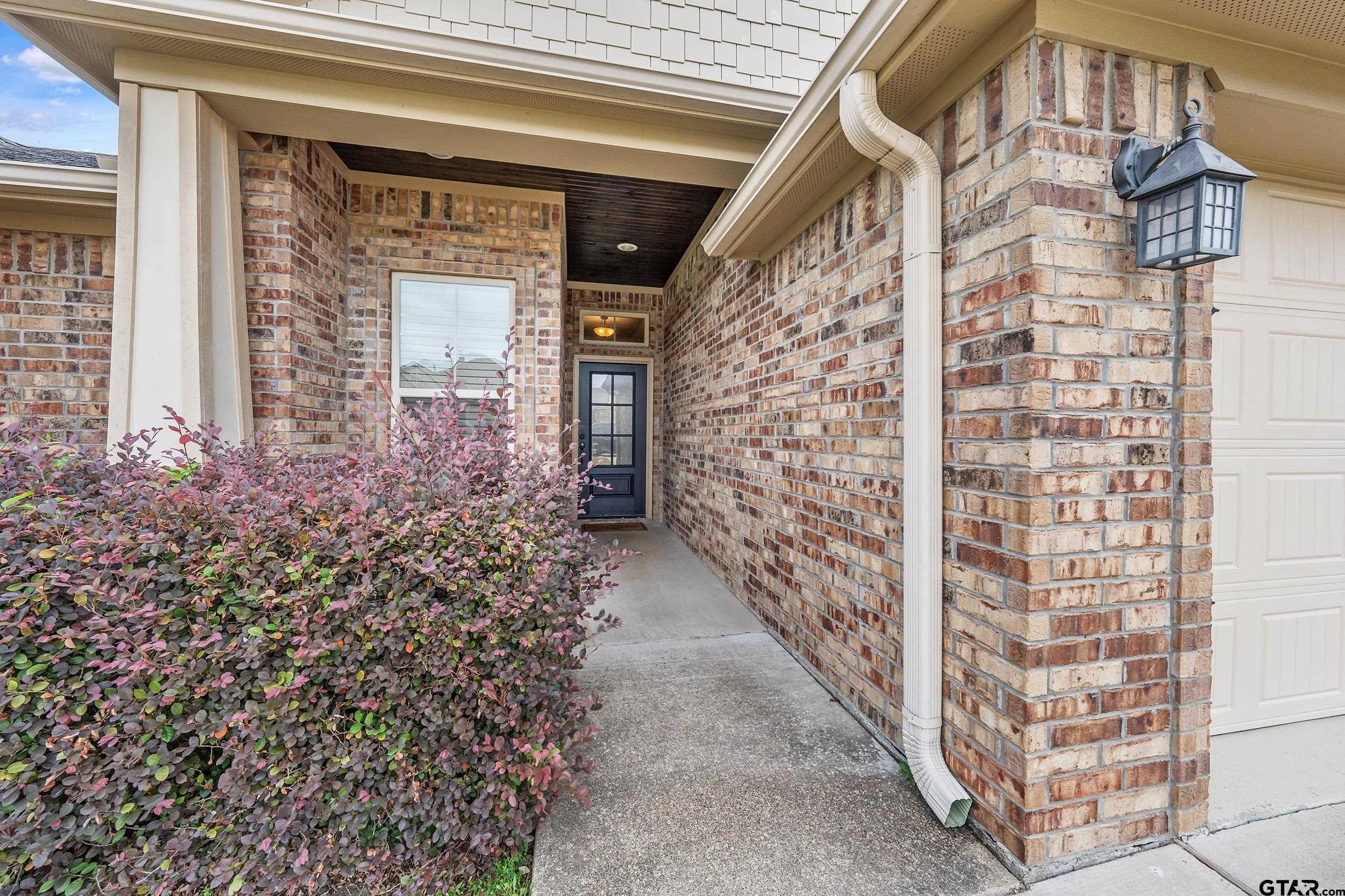 7376 Flat Rock