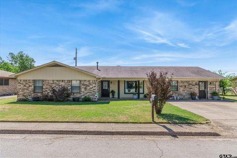 602 Gearner Dr. Winnsboro TX 75494