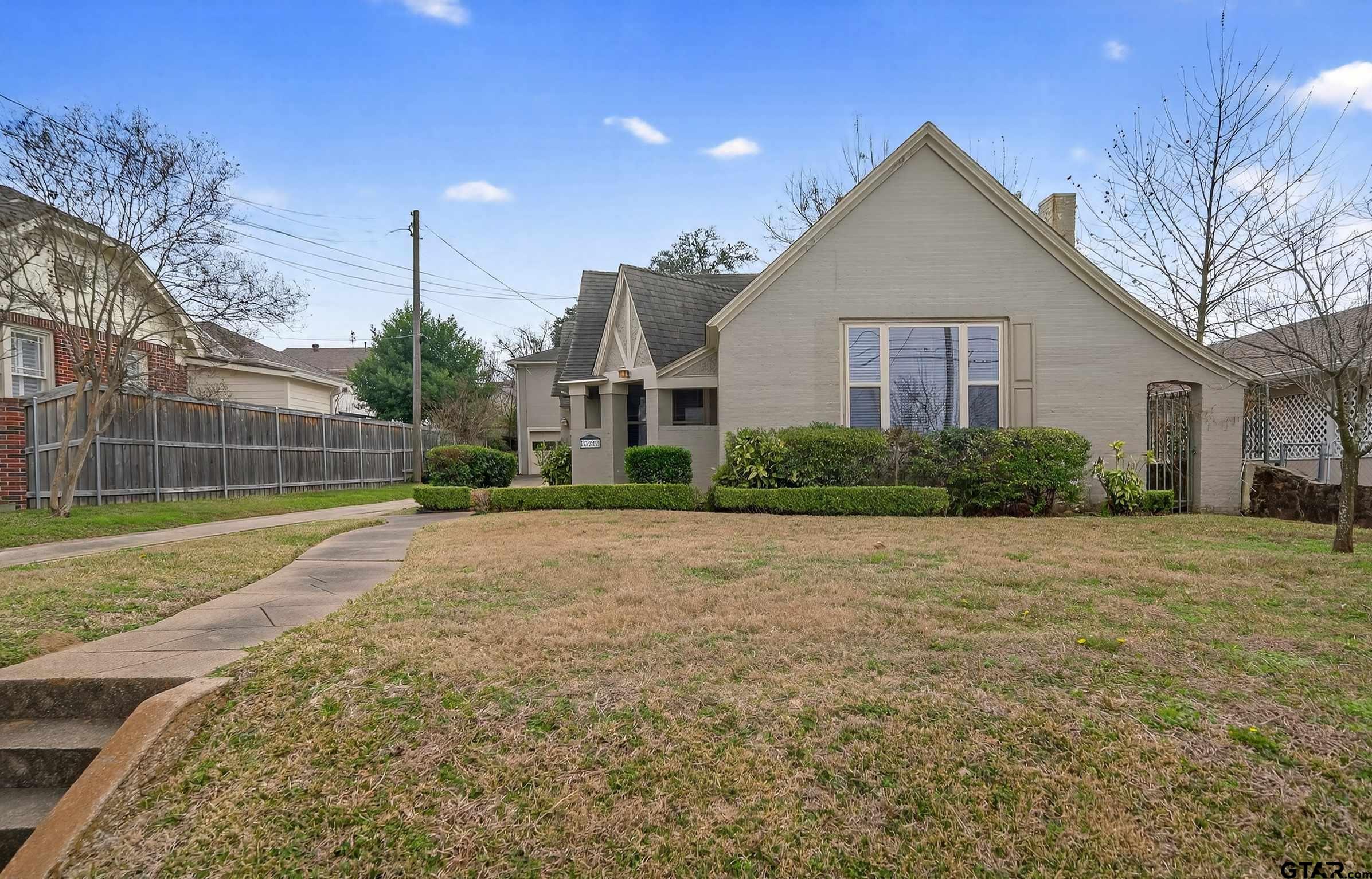 328 Mockingbird drive