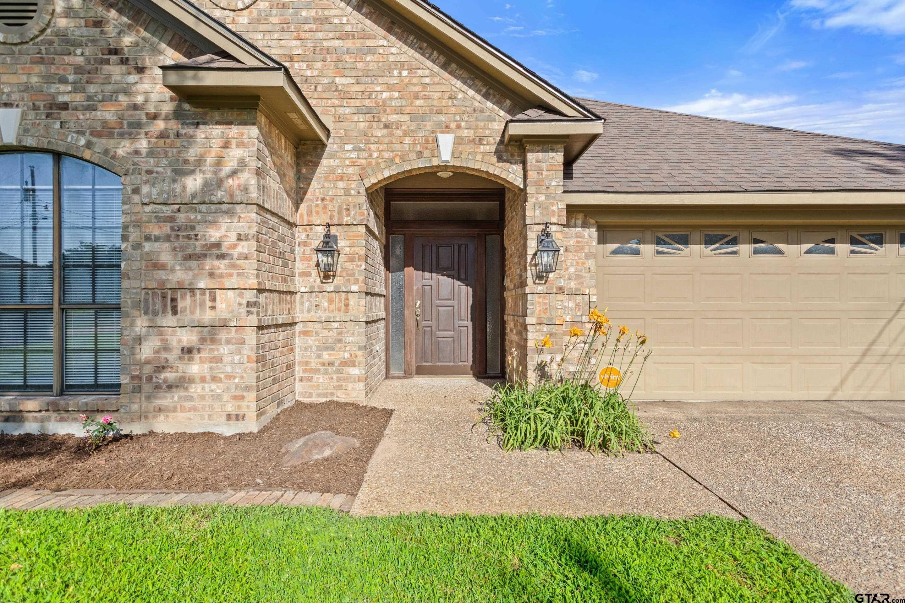 19173 Greenleaf Dr.