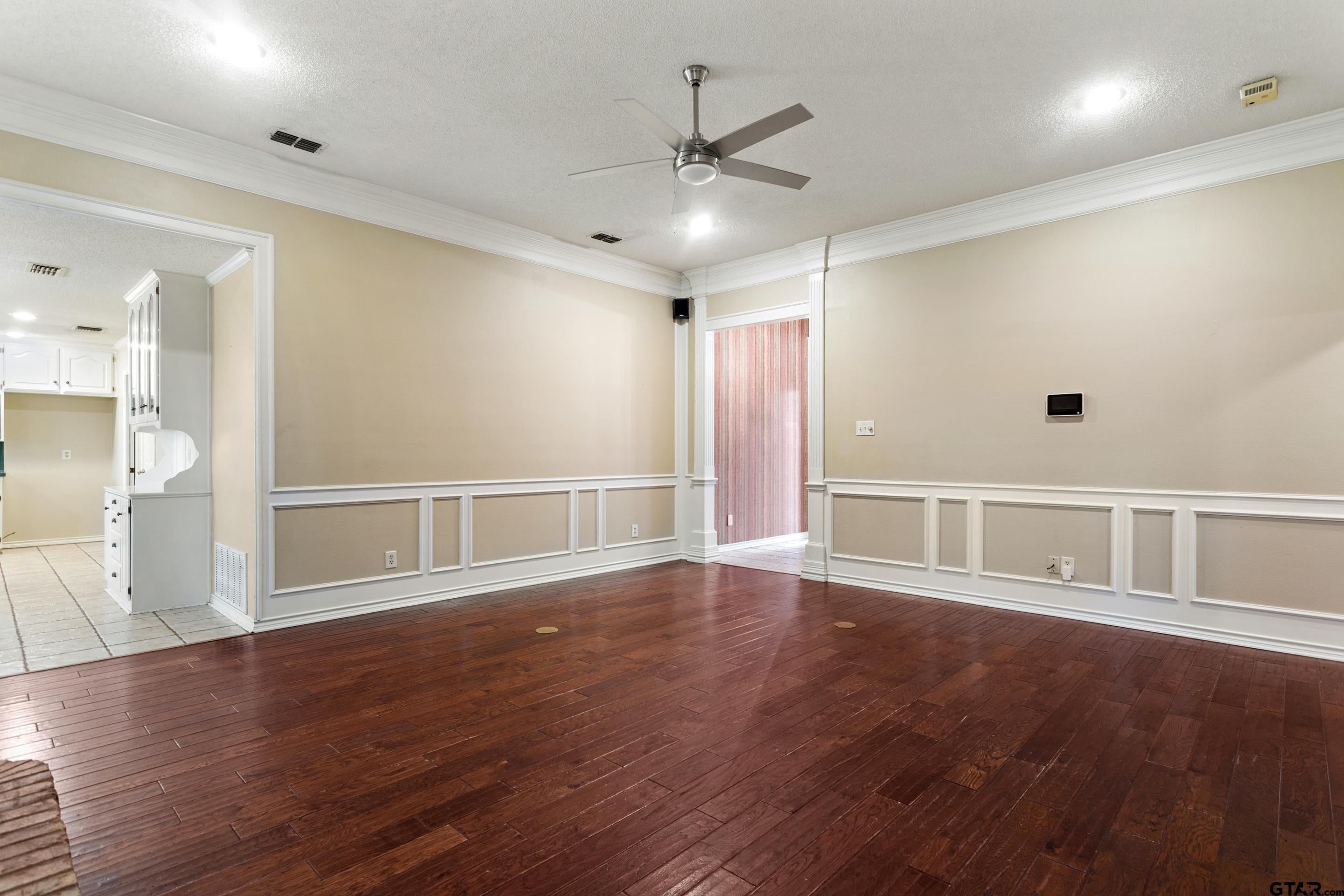 19173 Greenleaf Dr.