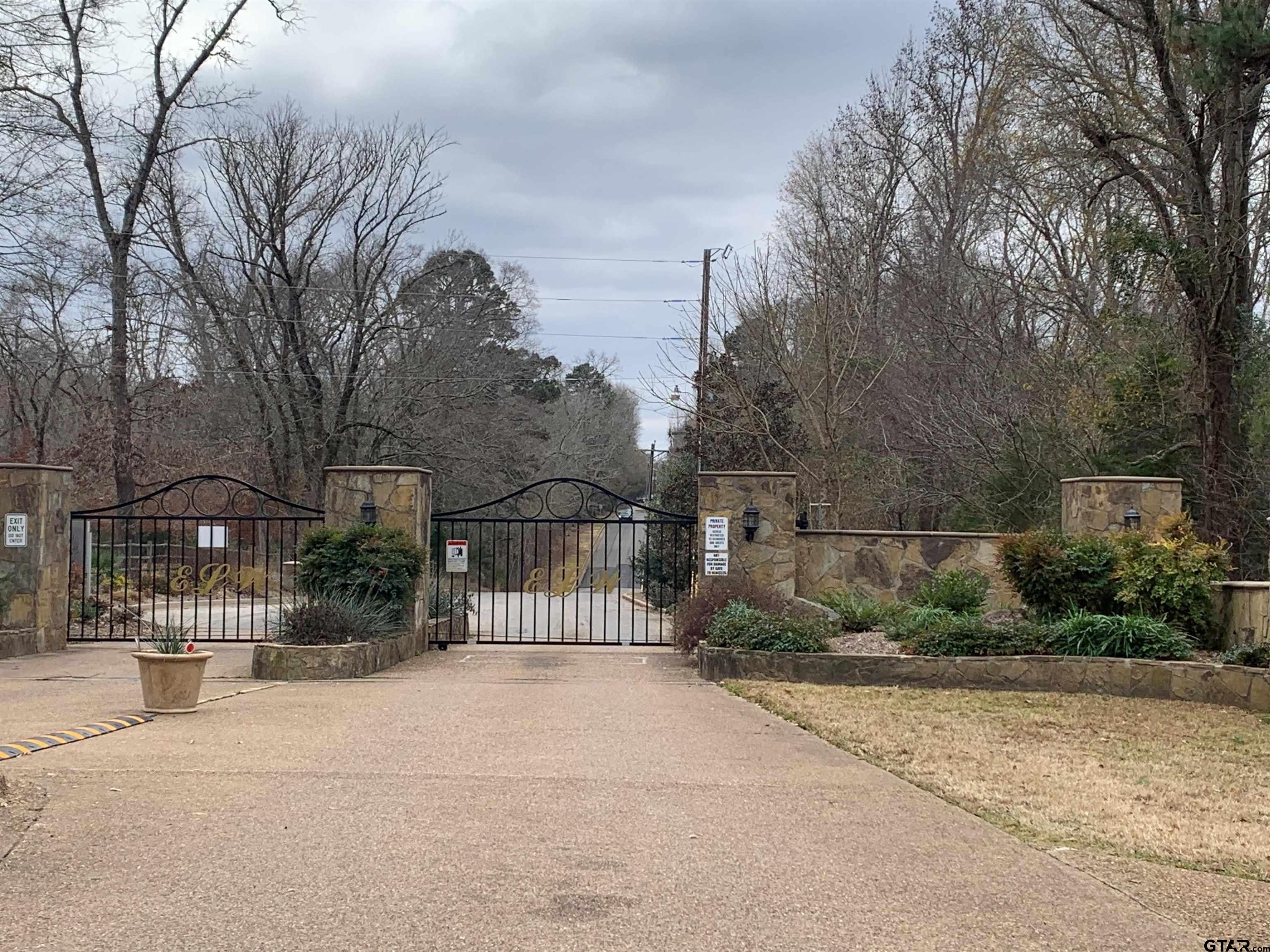 14113 & 14121 EAST RIDGE ROAD