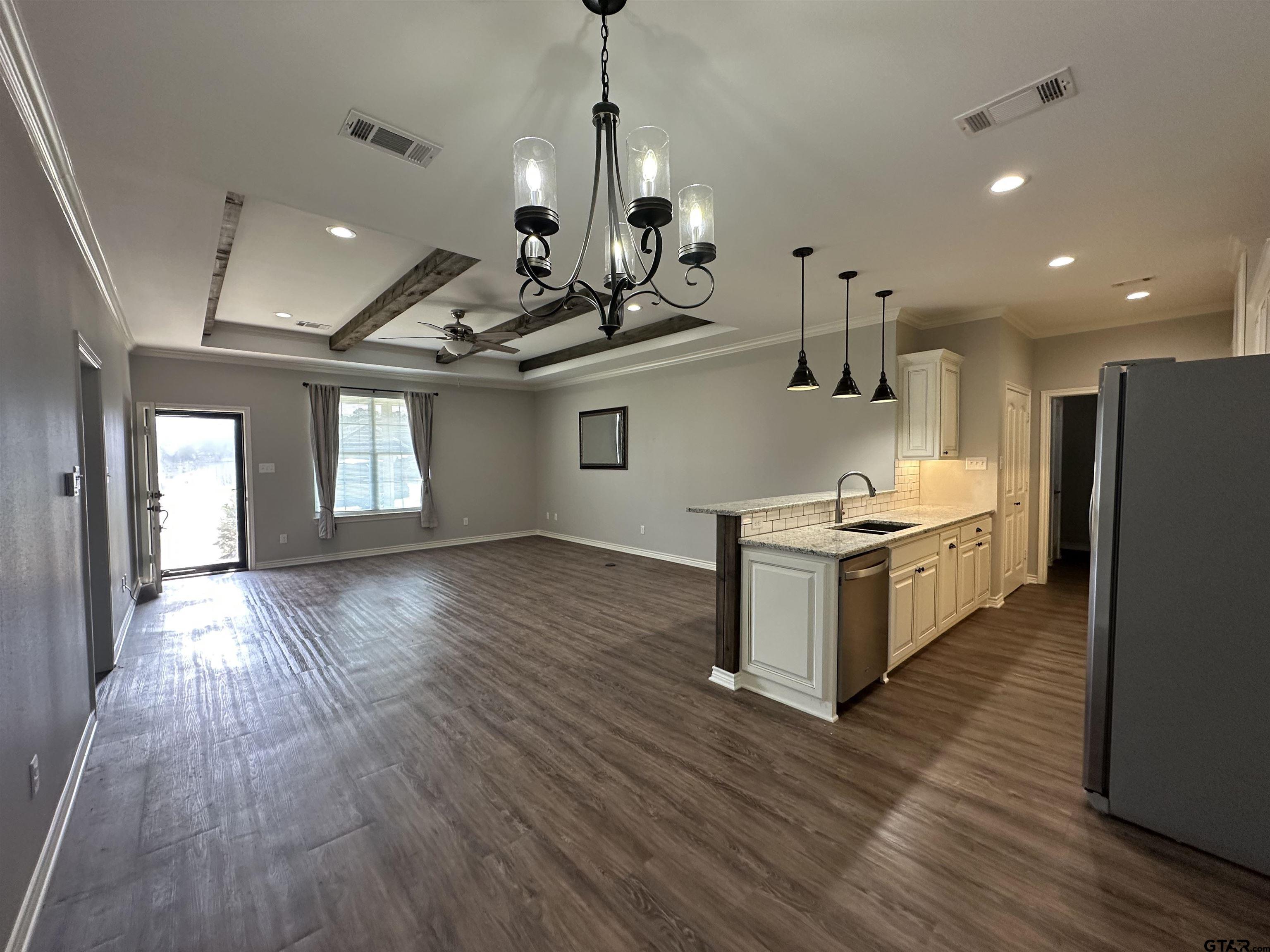 1023 Fairway