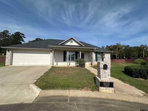 1023 Fairway Jacksonville TX 75766