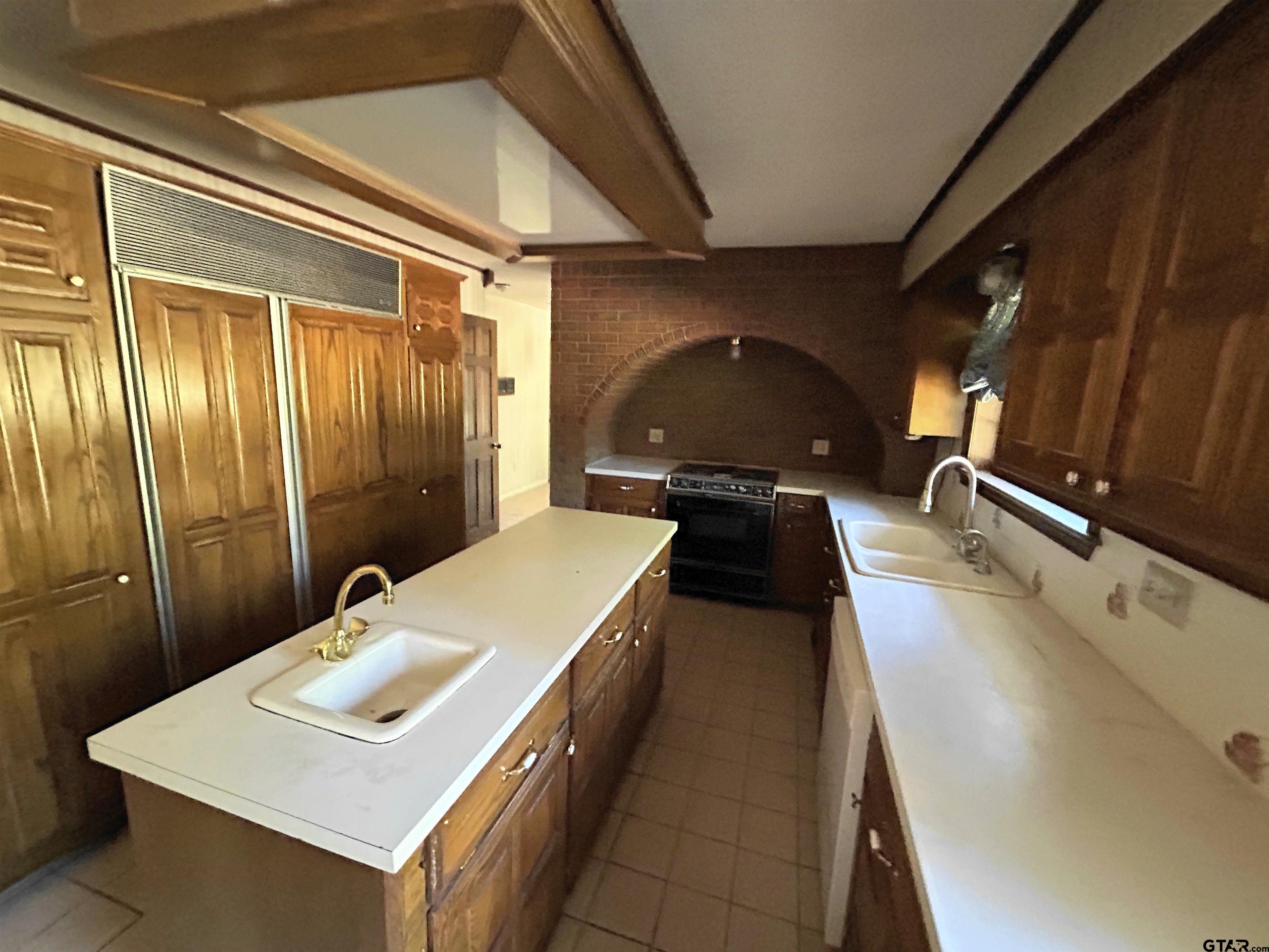 Athens, Texas 75751, United States, 3 Bedrooms Bedrooms, ,4 BathroomsBathrooms,Residential,Active,177804