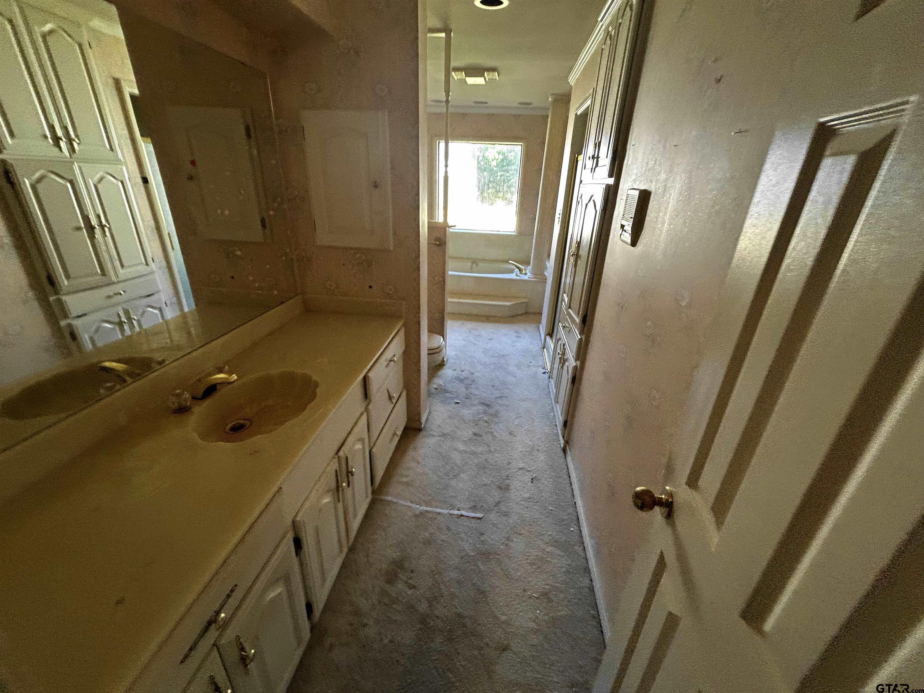 Athens, Texas 75751, United States, 3 Bedrooms Bedrooms, ,4 BathroomsBathrooms,Residential,Active,177804