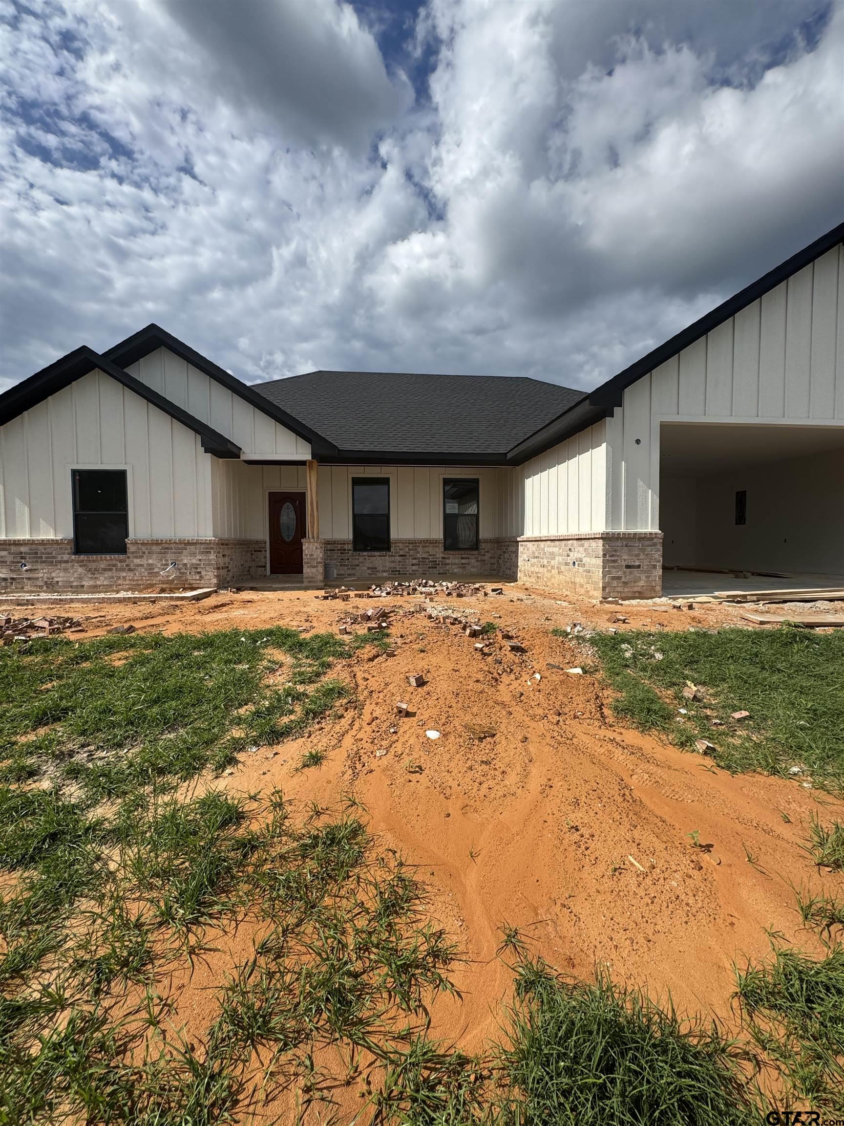 10467 County Road 3116