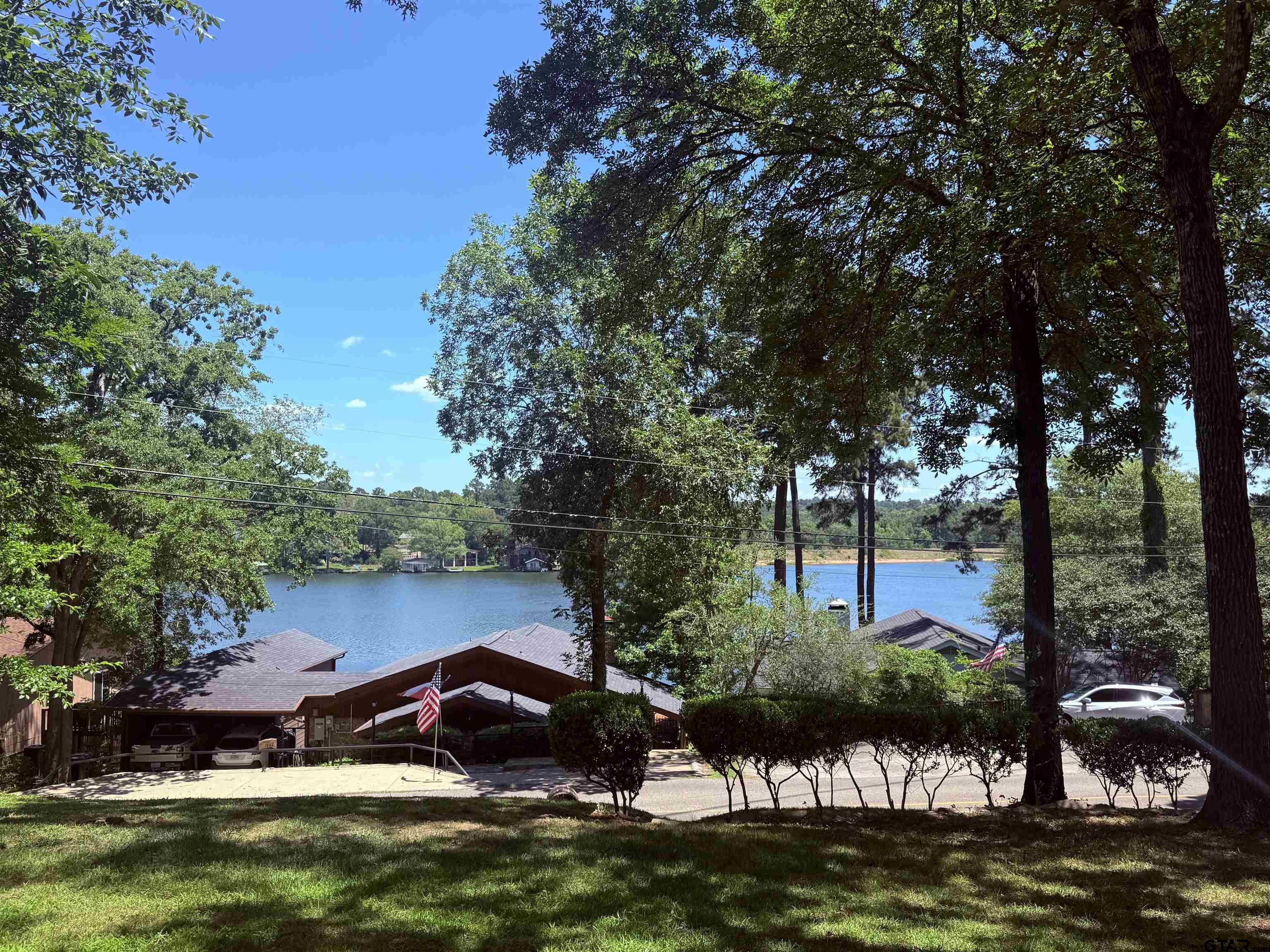 1642 Tanglewood Dr E