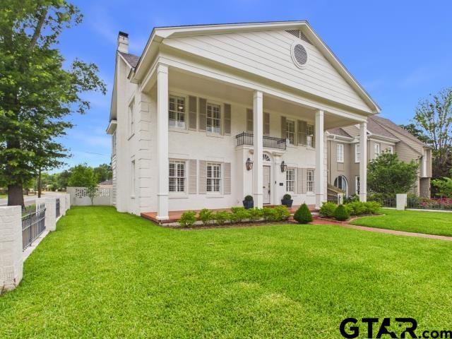 1521 S Chilton