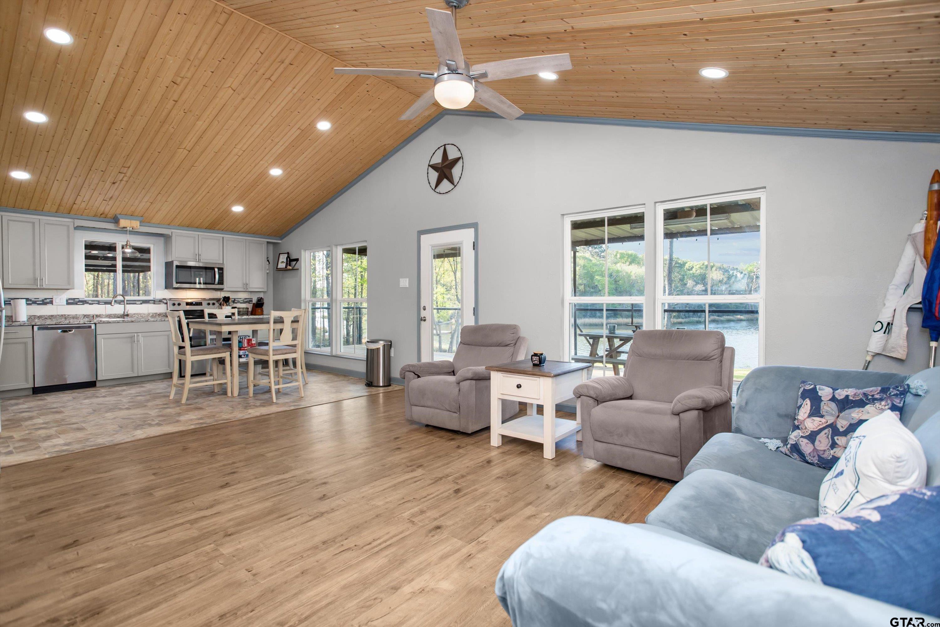 600 Pine Island Cove