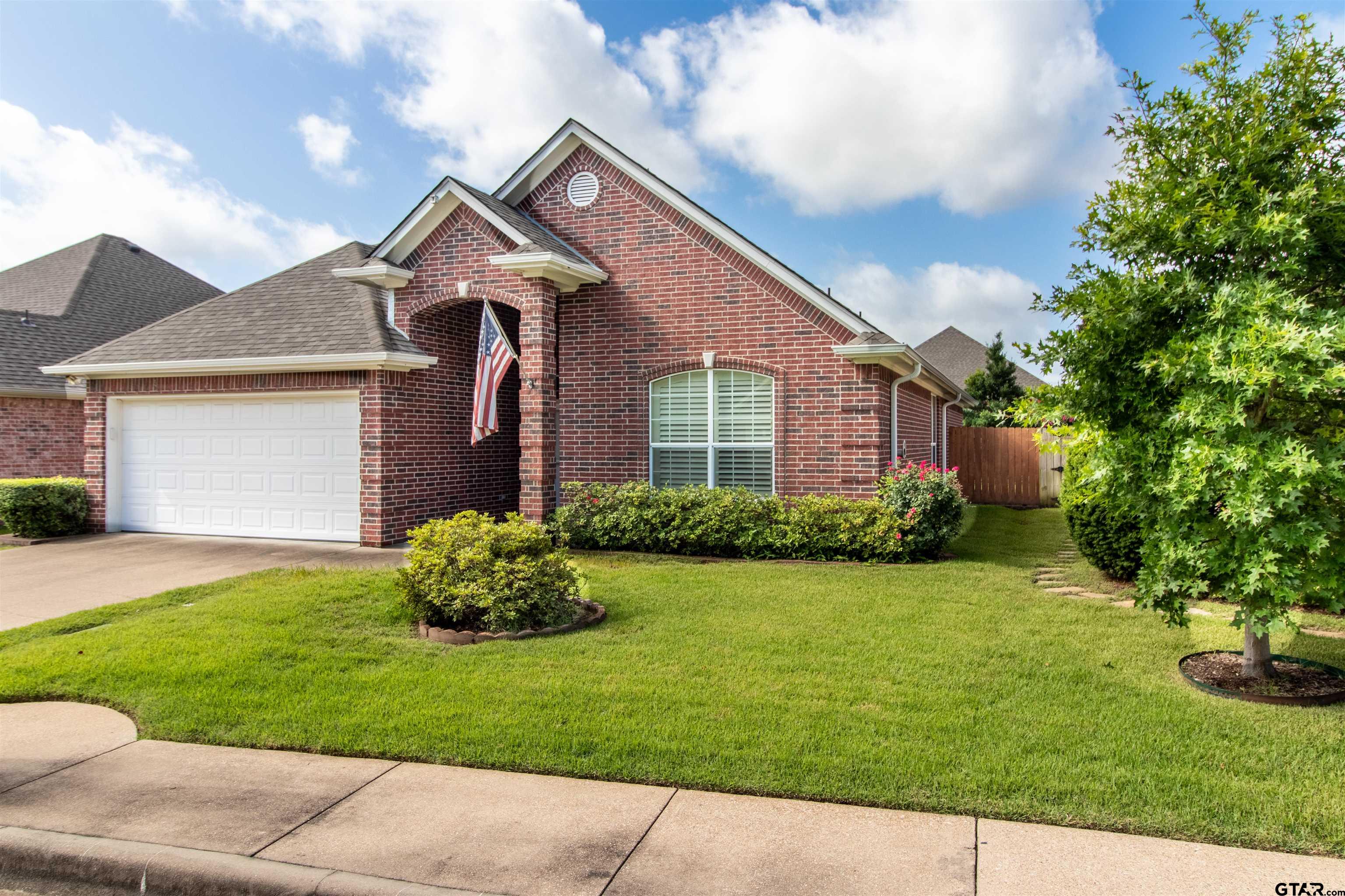 1836 Hollylake Circle