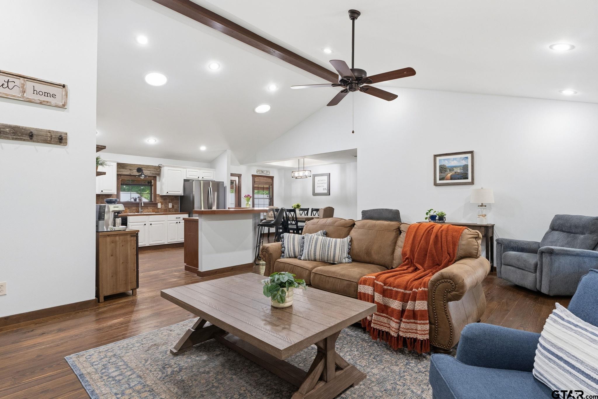 2270 Donna Dr