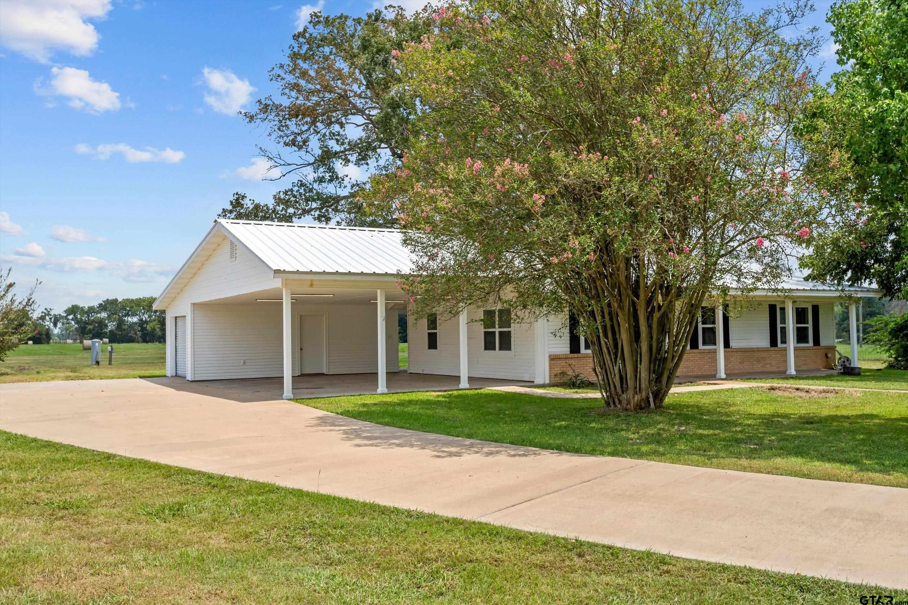 8279 S State Highway 19