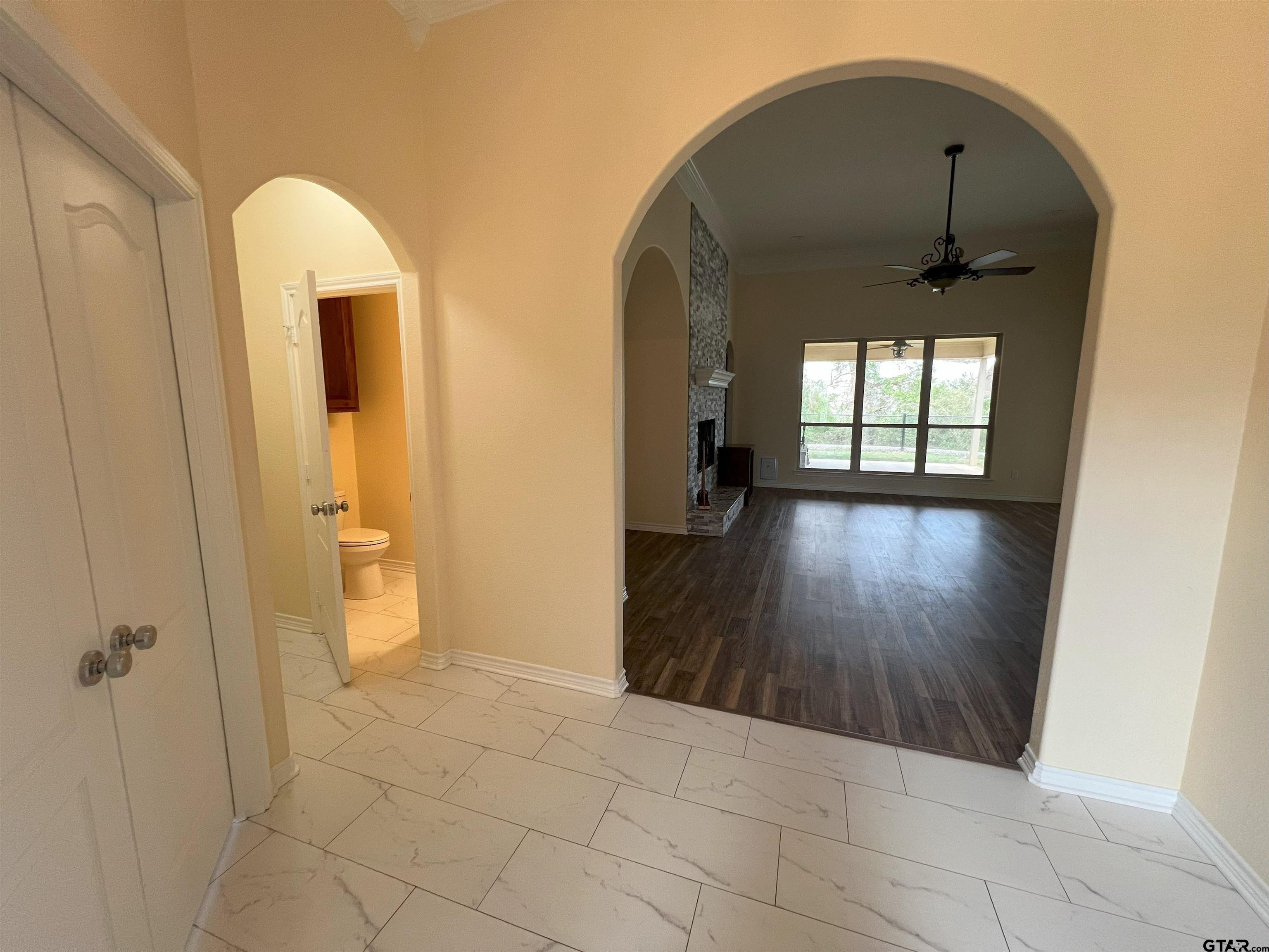 14109 Lone Pine