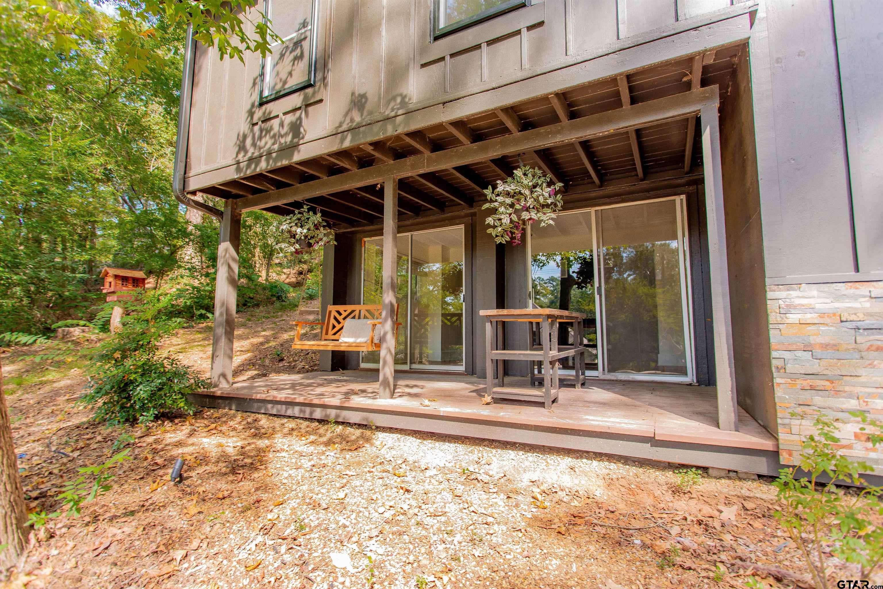 211 Hideaway Lane Central