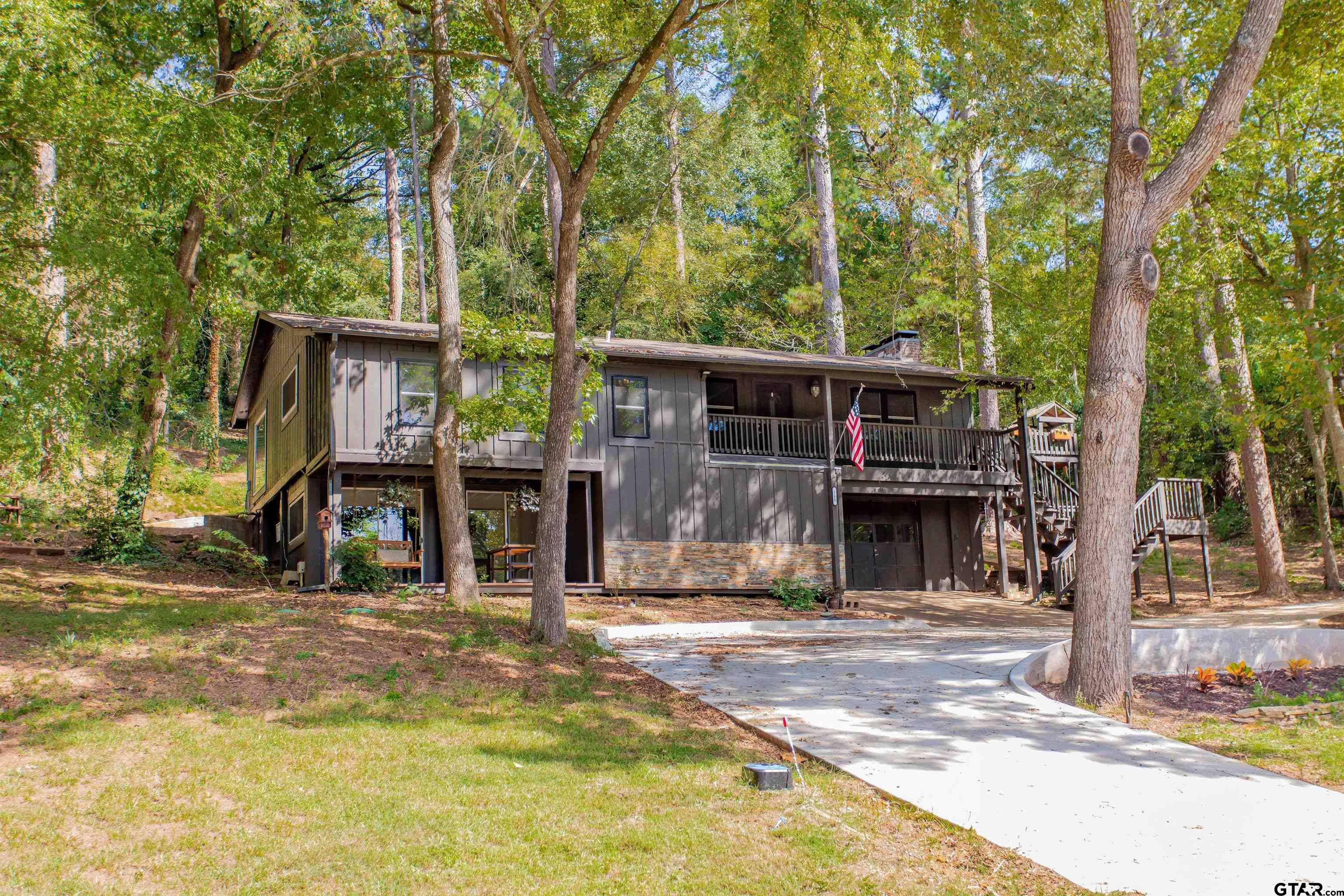 211 Hideaway Lane Central