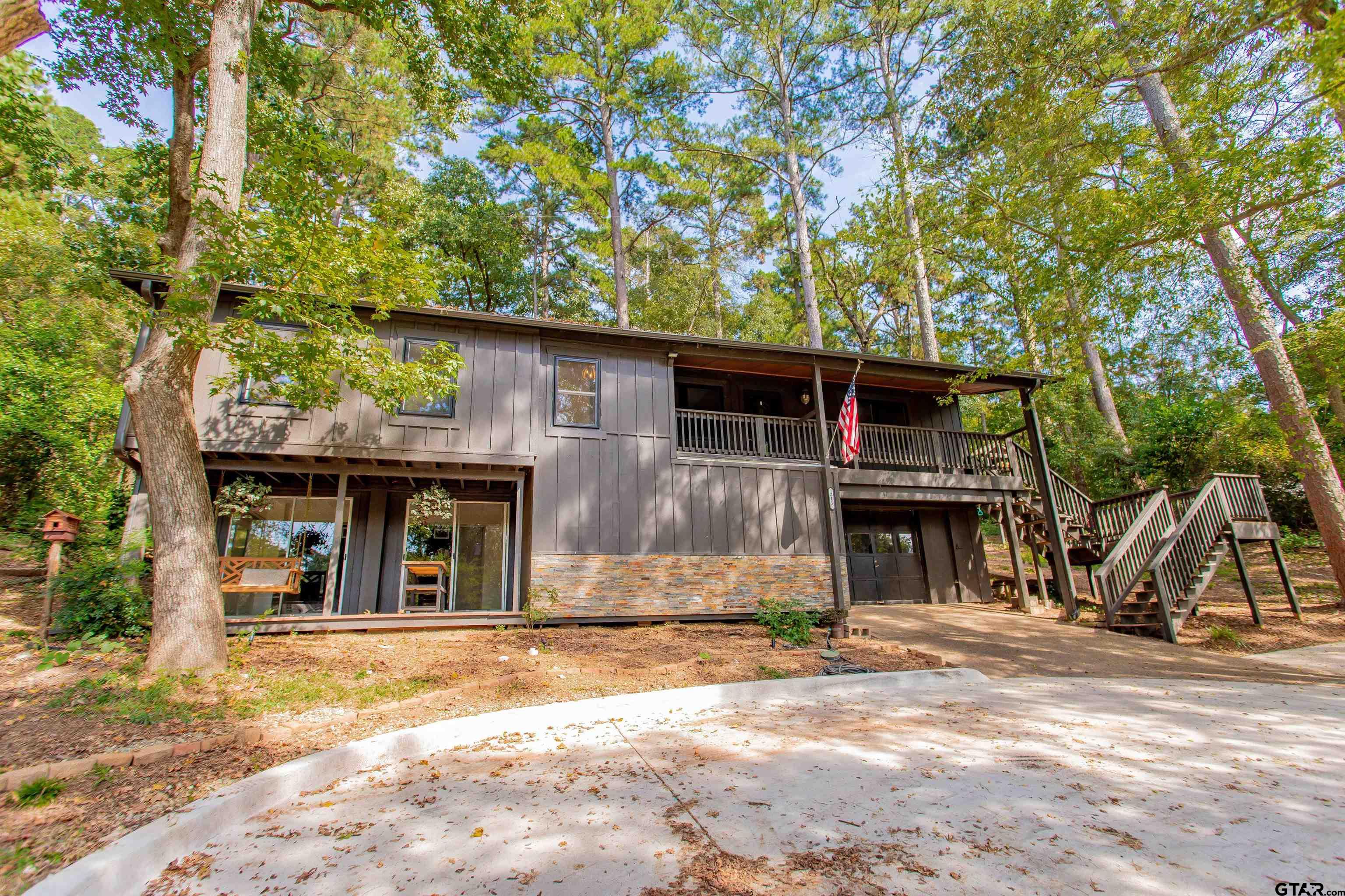 211 Hideaway Lane Central