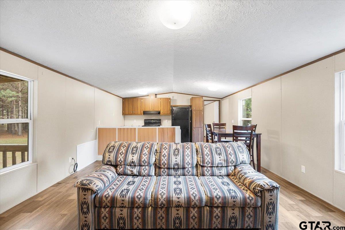 19048 County Road 2107