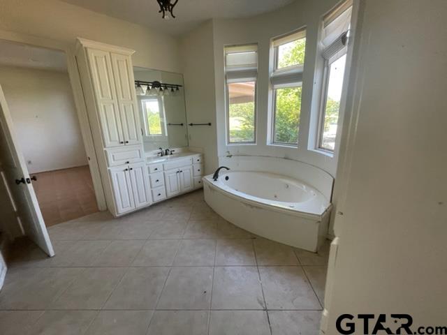 Chandler, Texas 75758, United States, 3 Bedrooms Bedrooms, ,3 BathroomsBathrooms,Residential,Pending,70846