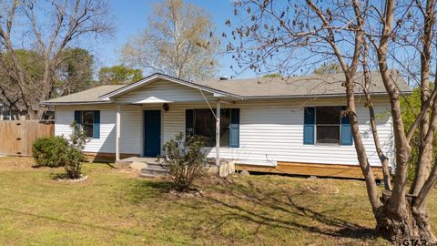 301 Walnut Chandler TX 75758