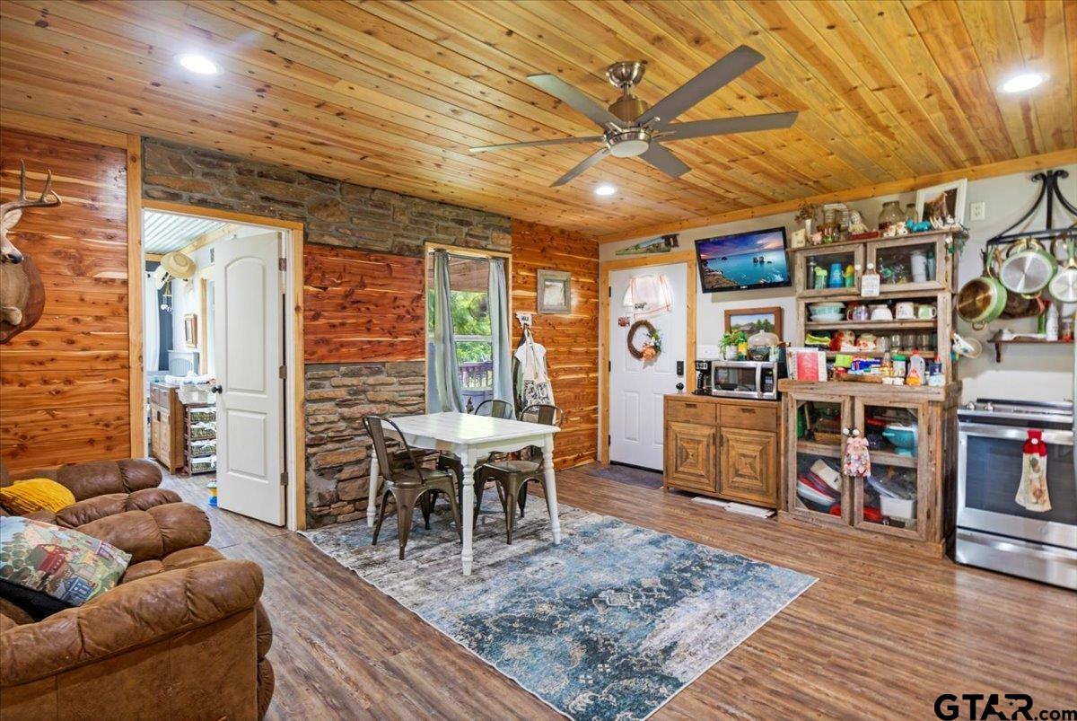 9367 County Road 2301