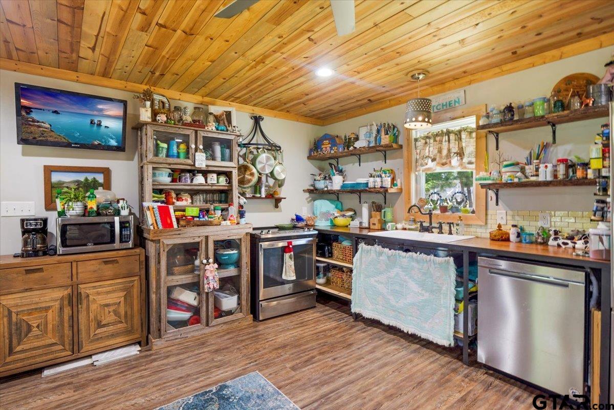 9367 County Road 2301