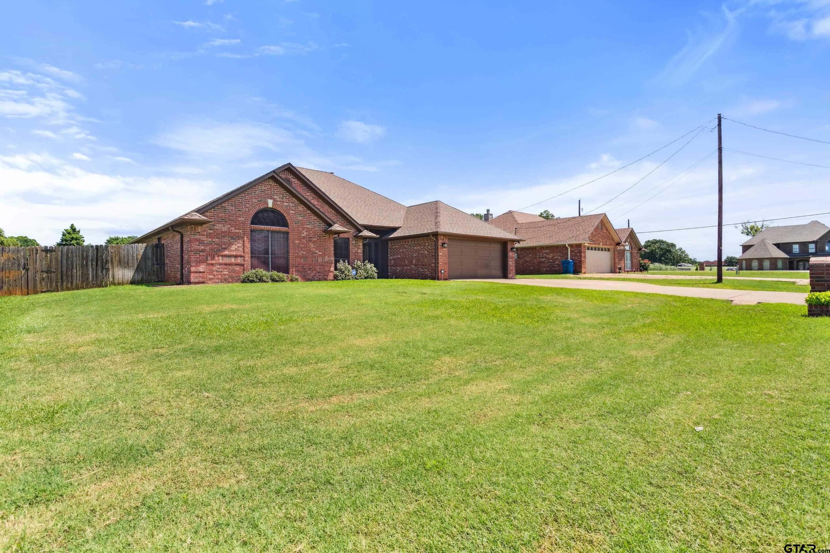 902 Bobwhite Ln
