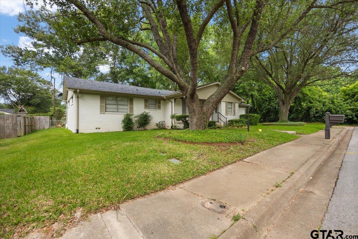 1000 Westwood Dr
