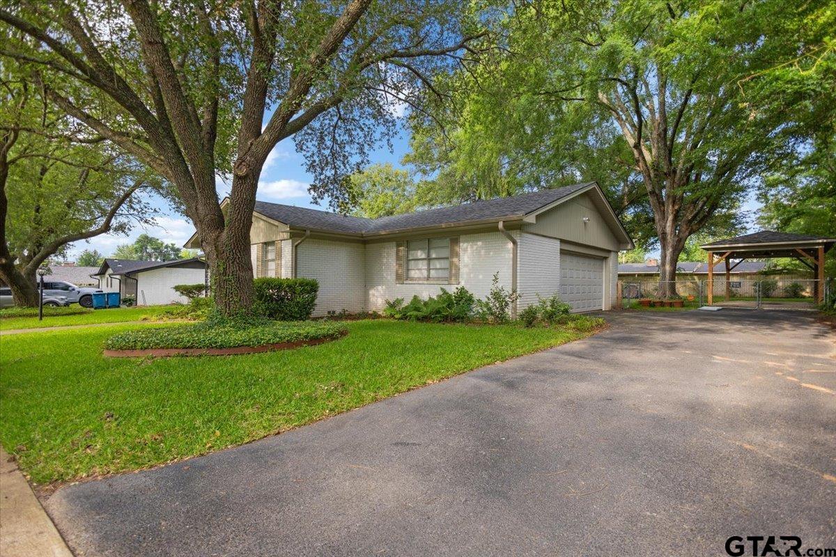 1000 Westwood Dr