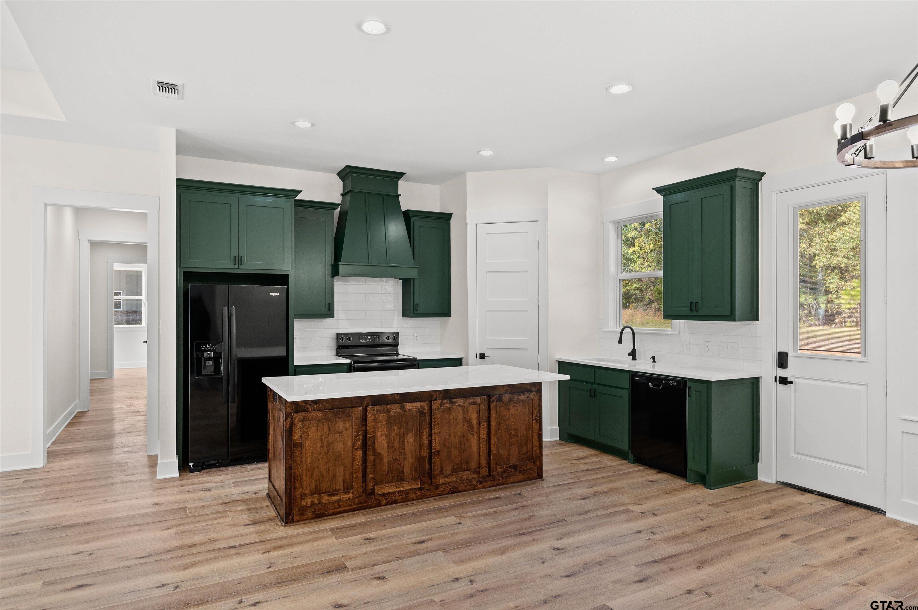 1370 County Road 1660